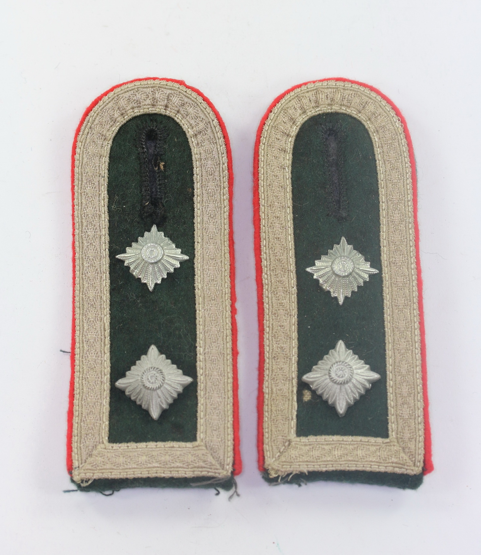Wehrmacht Heer, Paar Schulterstücke für einen Oberfeldwebel der Artillerie – Bild 1