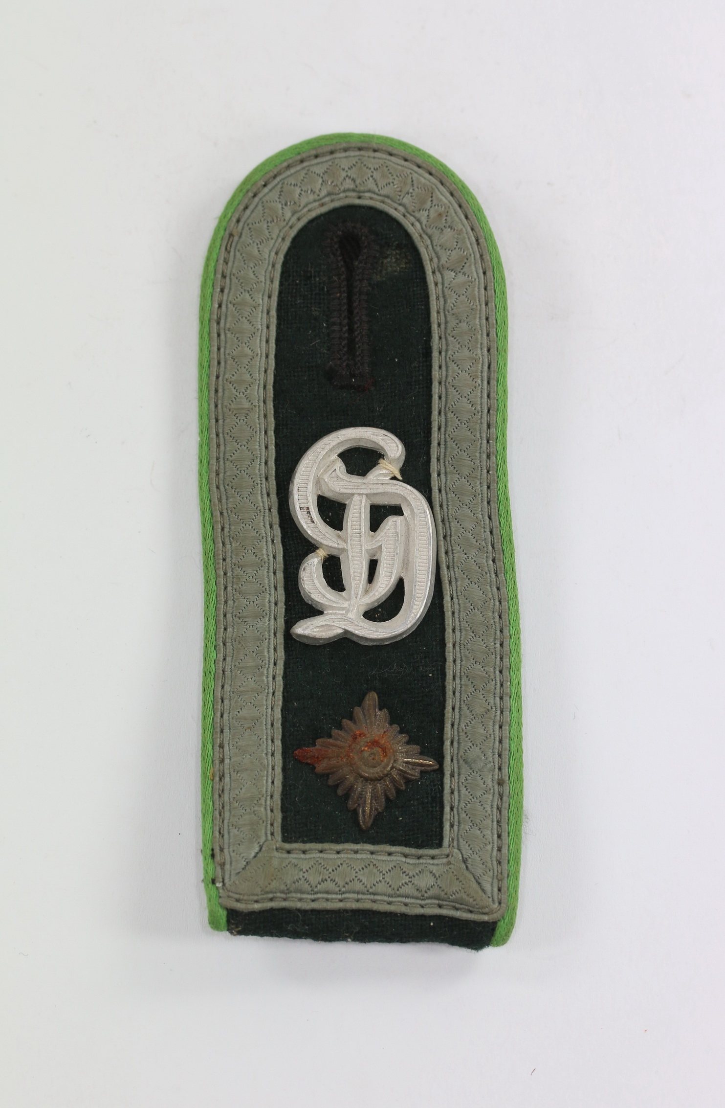 Shoulder Strap for a Feldwebel with Panzergrenadier-Regiment Großdeutschland. – Bild 1
