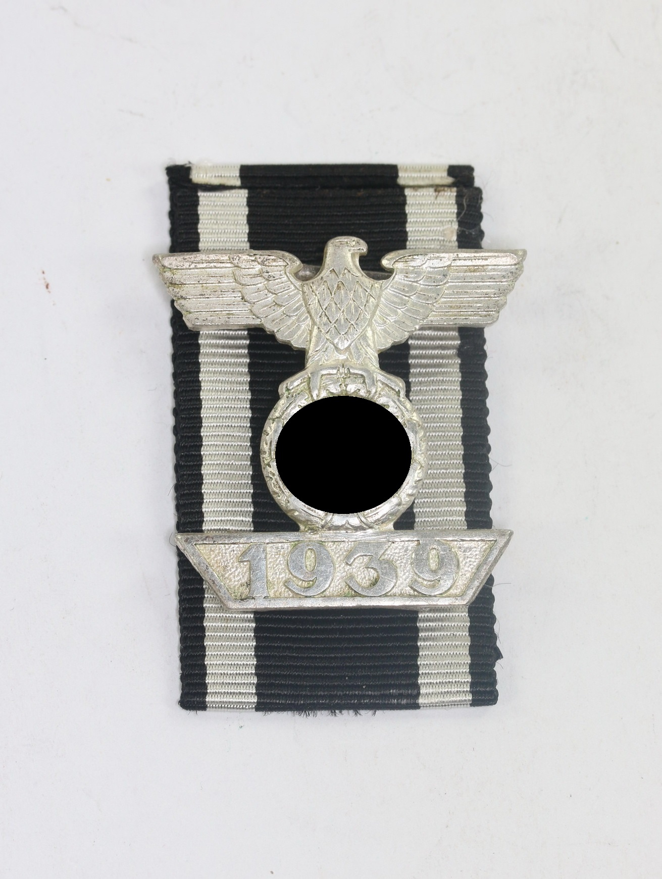 Repetition Clasp 1939 to the Iron Cross 2nd Class 1914.Maker L/11 (Wilhelm Deumer, Lüdenscheid). – Bild 1