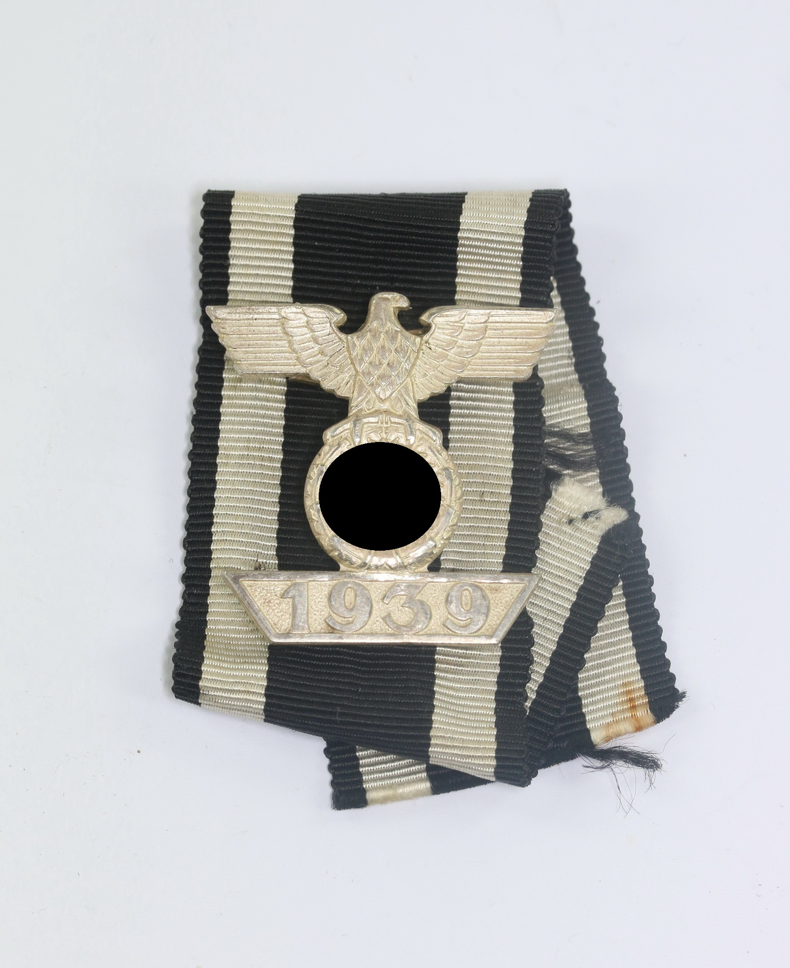 wiederholungsspange_2 Wiederholungsspange 2. Klasse 1939, 2. Form, Wilhelm Deumer, Lüdenscheid, (Buntmetall) – Bild 1