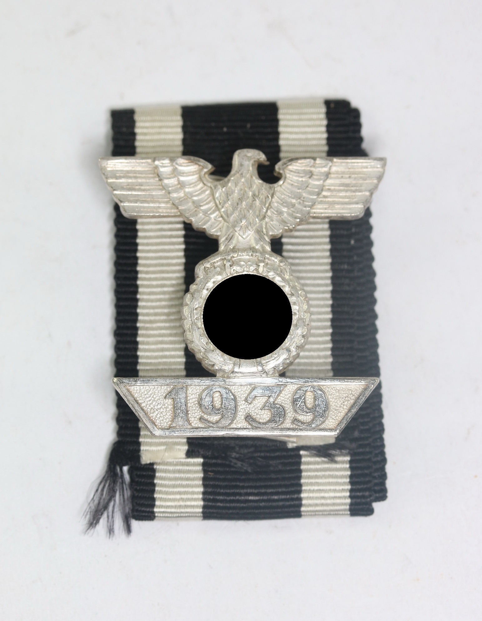 Repetition Clasp 1939 to the Iron Cross 2nd Class 1914. Maker L/13 (Paul Meybauer, Berlin) – Bild 1
