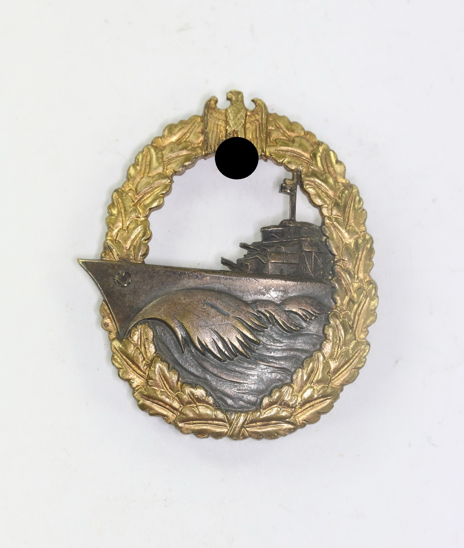 Zerstörer Kriegsabzeichen, Otto Schickle, Pforzheim, Buntmetall – Bild 1