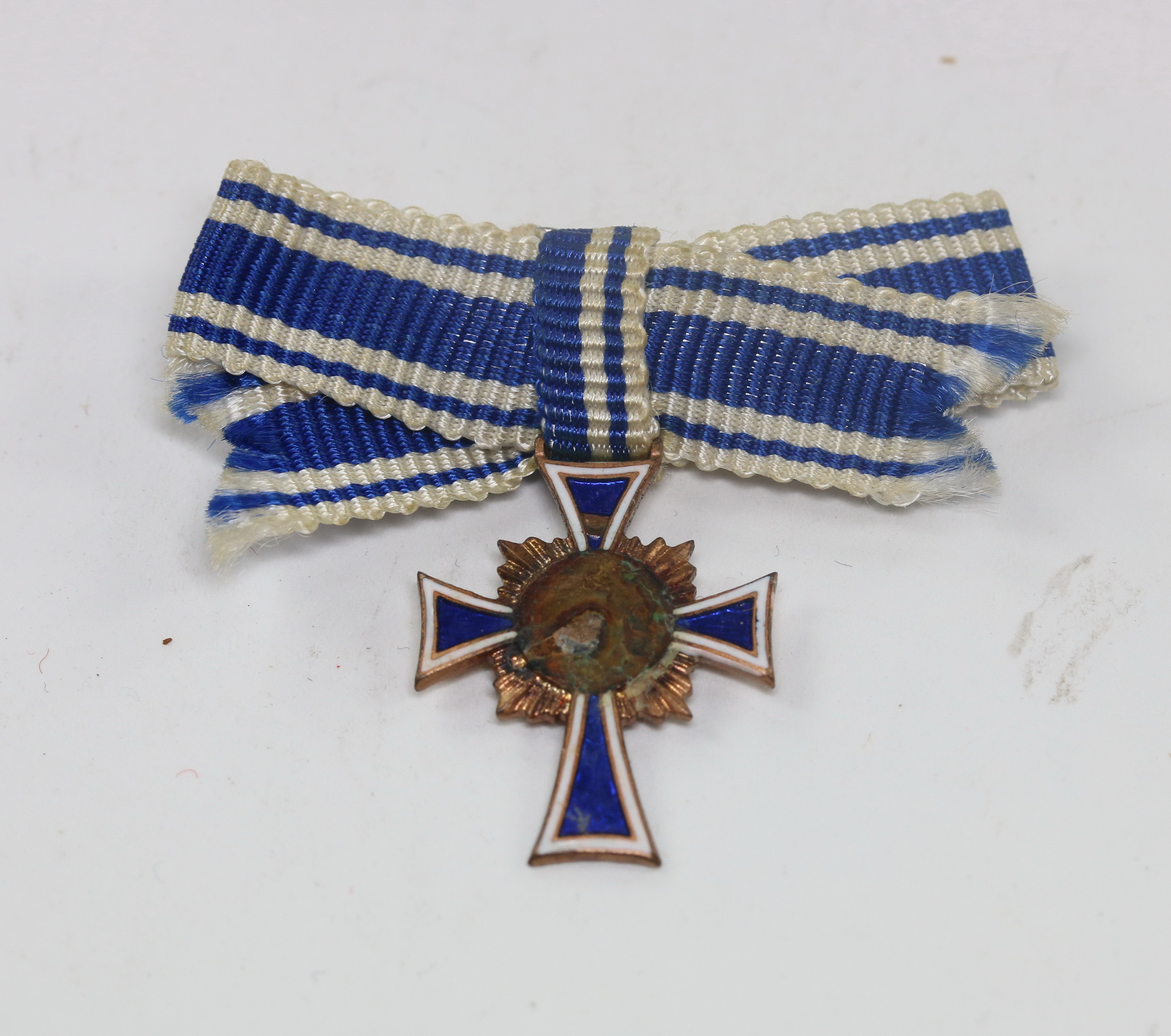 16mm Miniature Bronze Mother Cross. Maker L/11 (Wilhelm Deumer, Lüdenscheid) – Bild 1