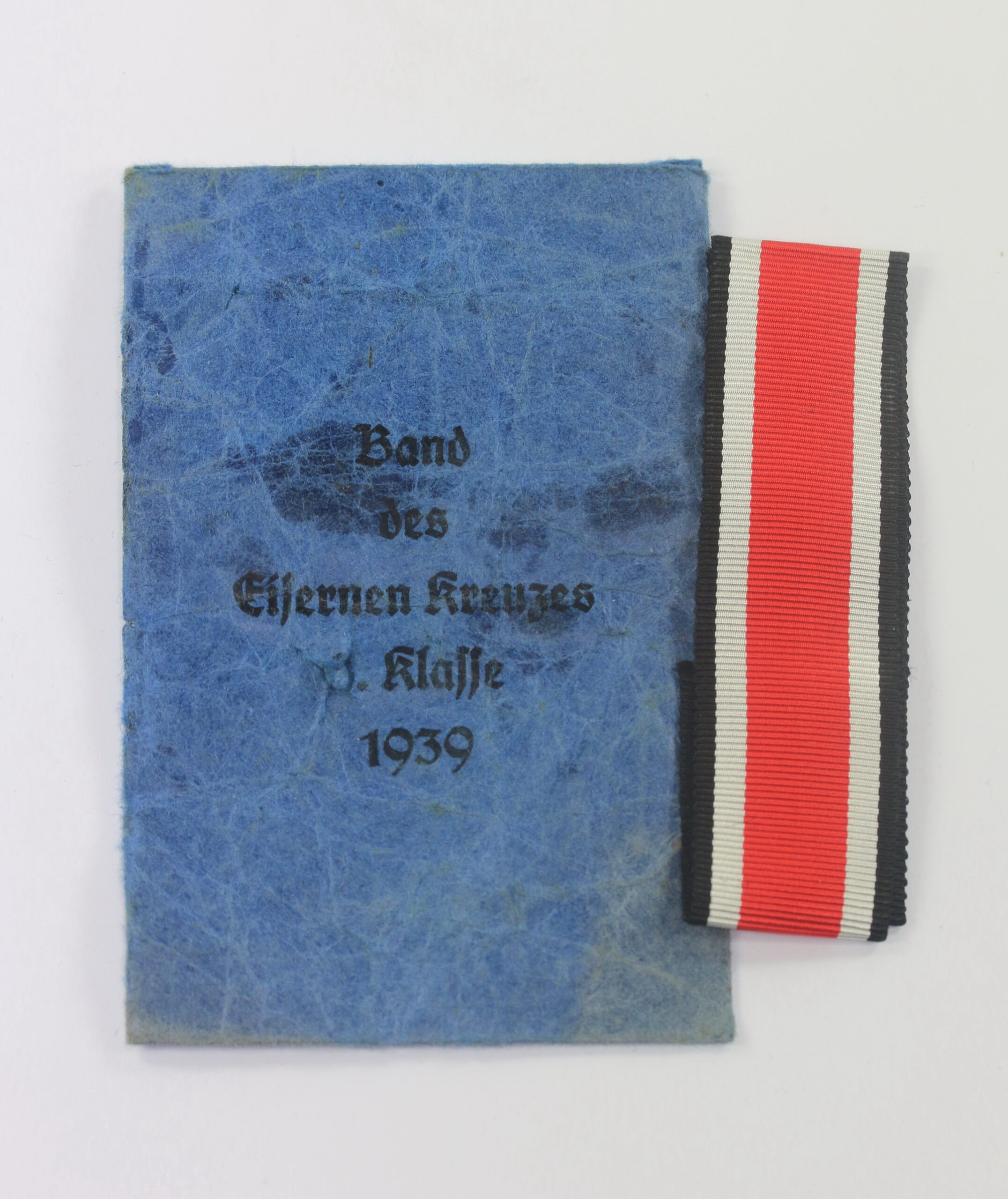  Band des Eisernen Kreuzes 2. Klass 1939, in Verleihunhstüte, Carl Koblauch Seidenbandfabrik Berlin C2, Poststr. 23 – Bild 1