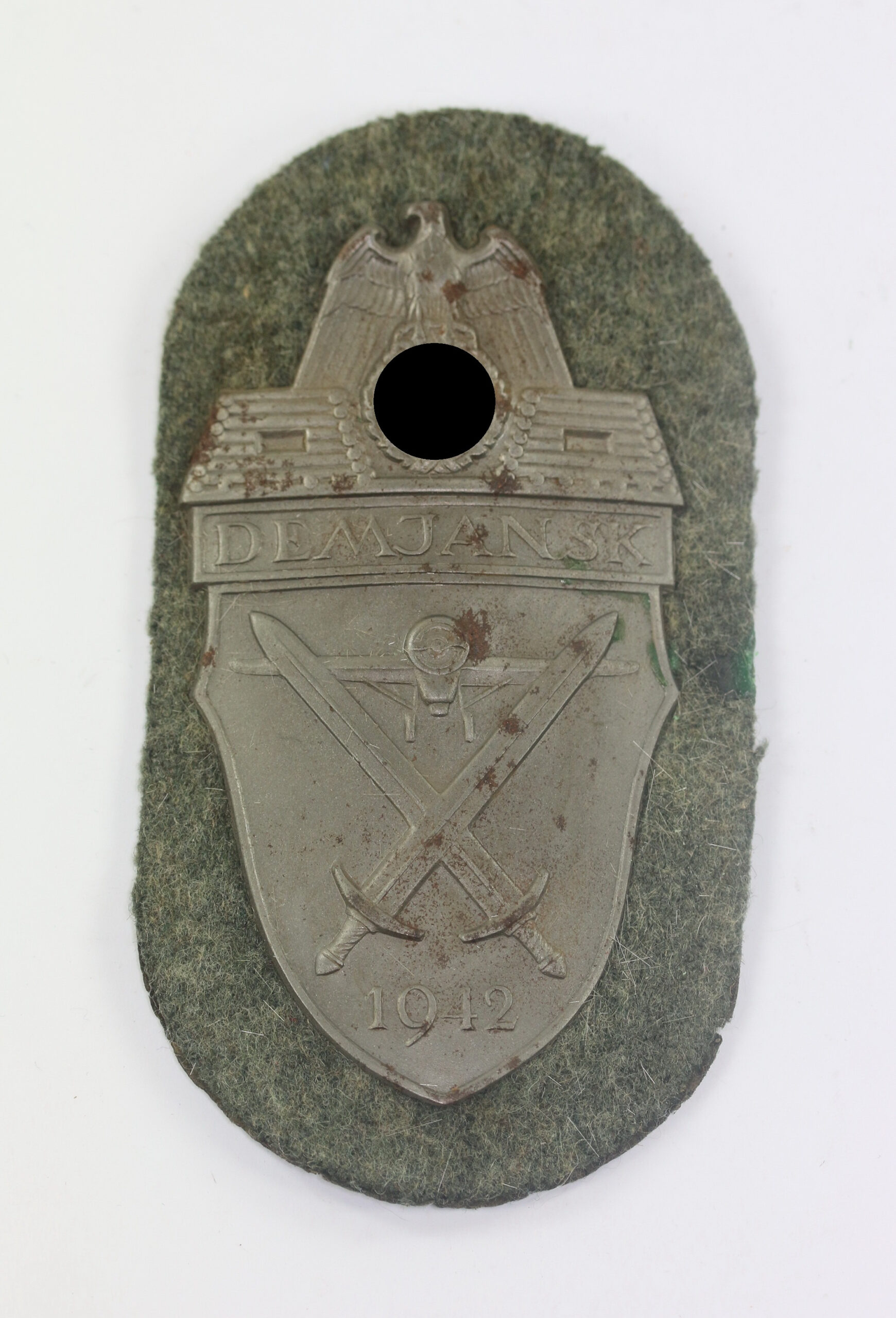  Demjanskschild auf Heeresstoff, Typ 4.5 (Eisen) – Bild 1