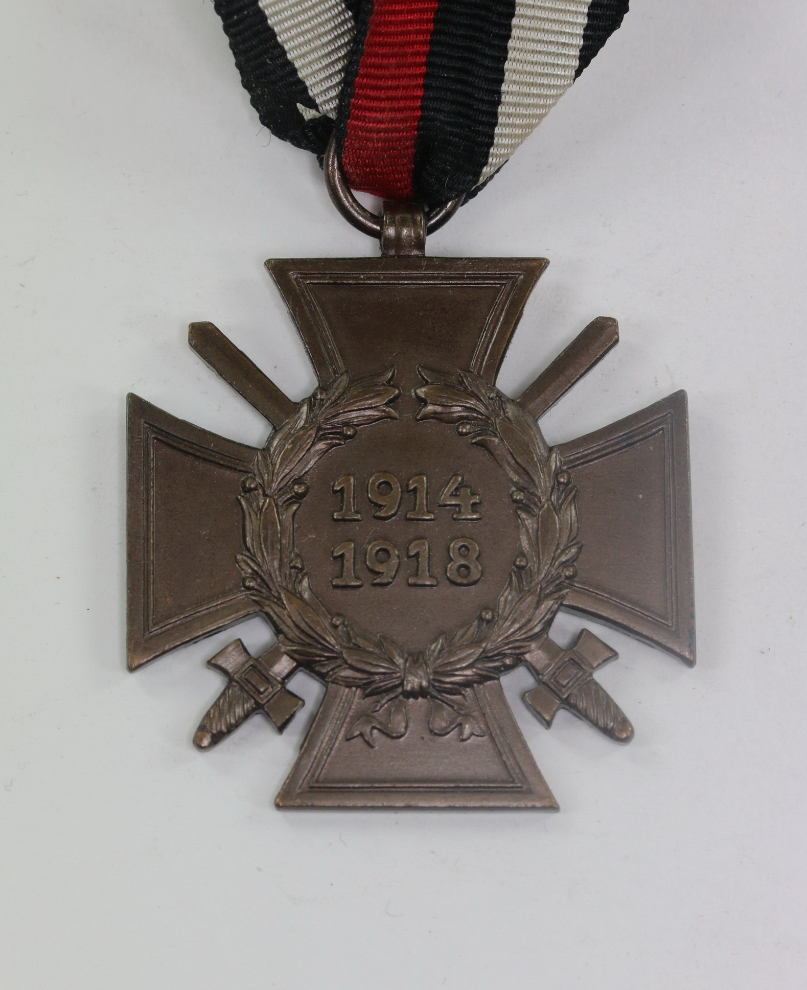 Hindenburg Cross for Combatants. Maker 2 R.V. Pforzheim – Bild 1