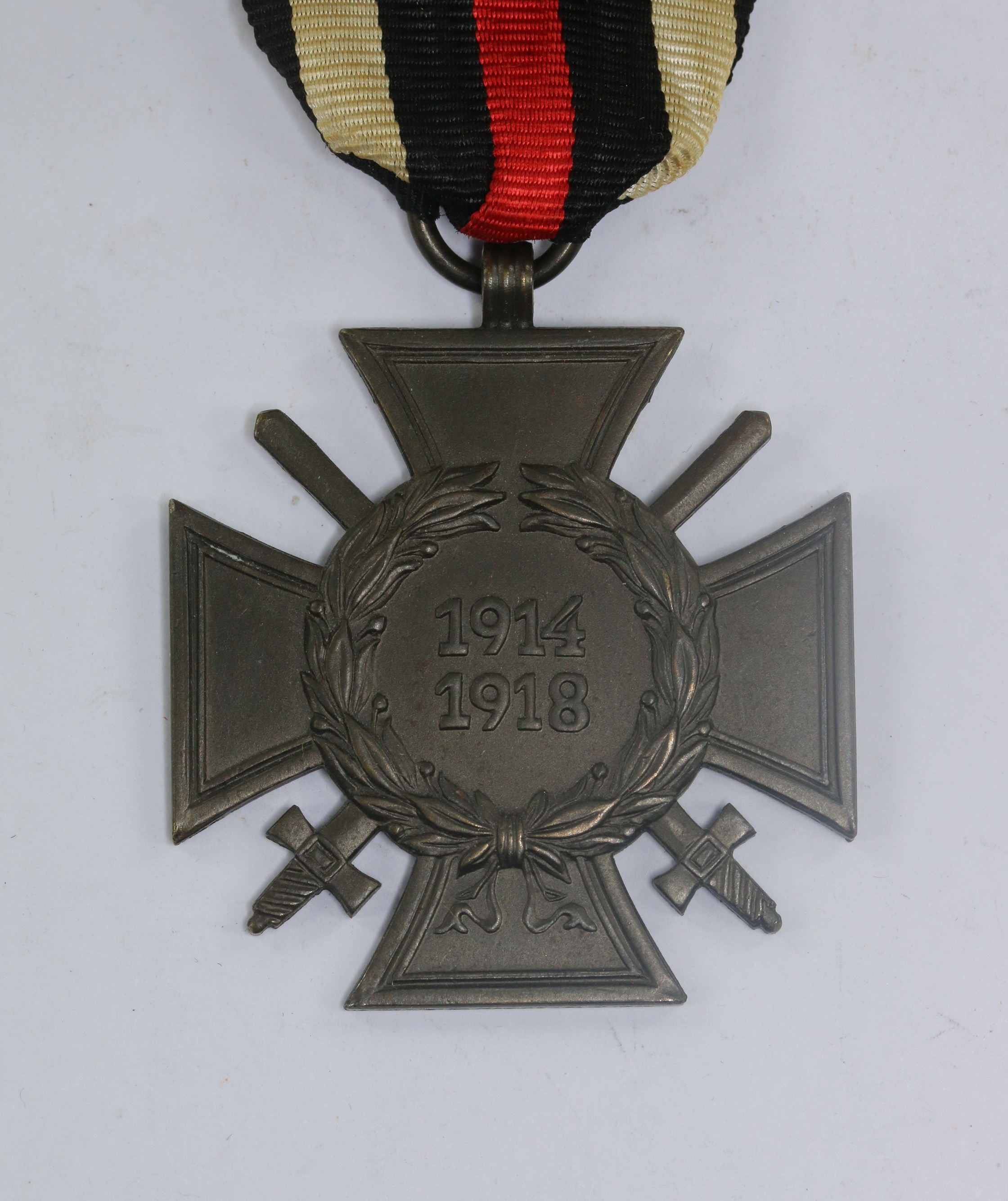 Hindenburg Cross for Combatants. Maker O. 6 – Bild 1