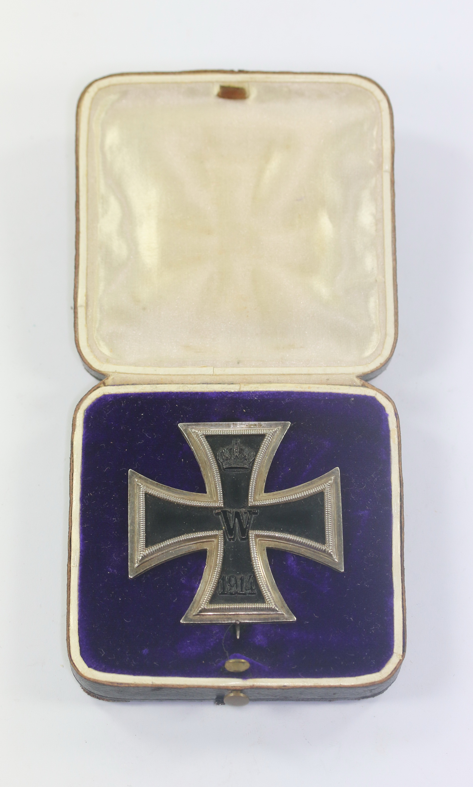 Cased Iron Cross 1st Class 1914. Maker G (Godet & Co., Berlin),. – Bild 1