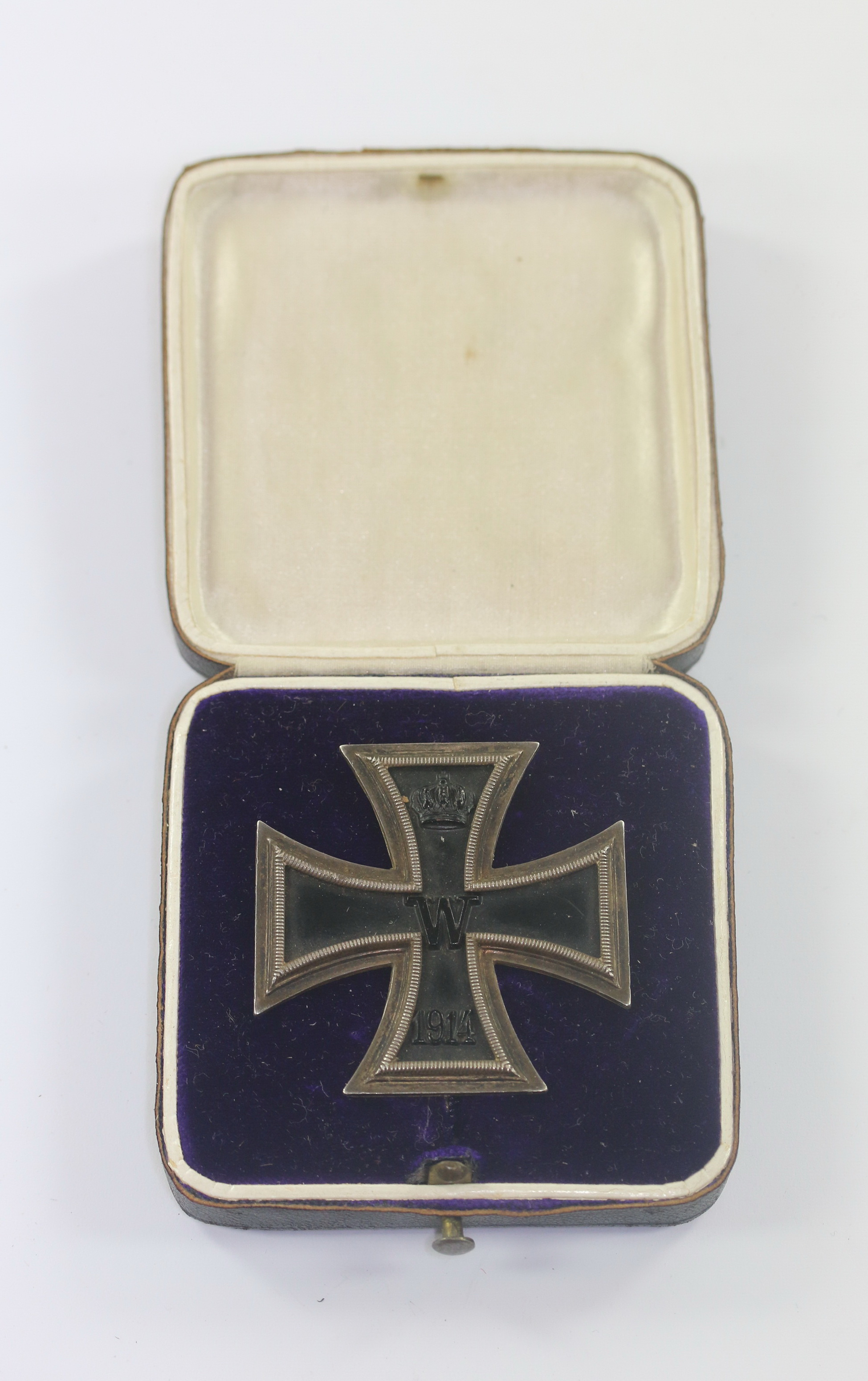 Cased Iron Cross 1st Class 1914. Maker G (Godet & Co., Berlin). – Bild 1