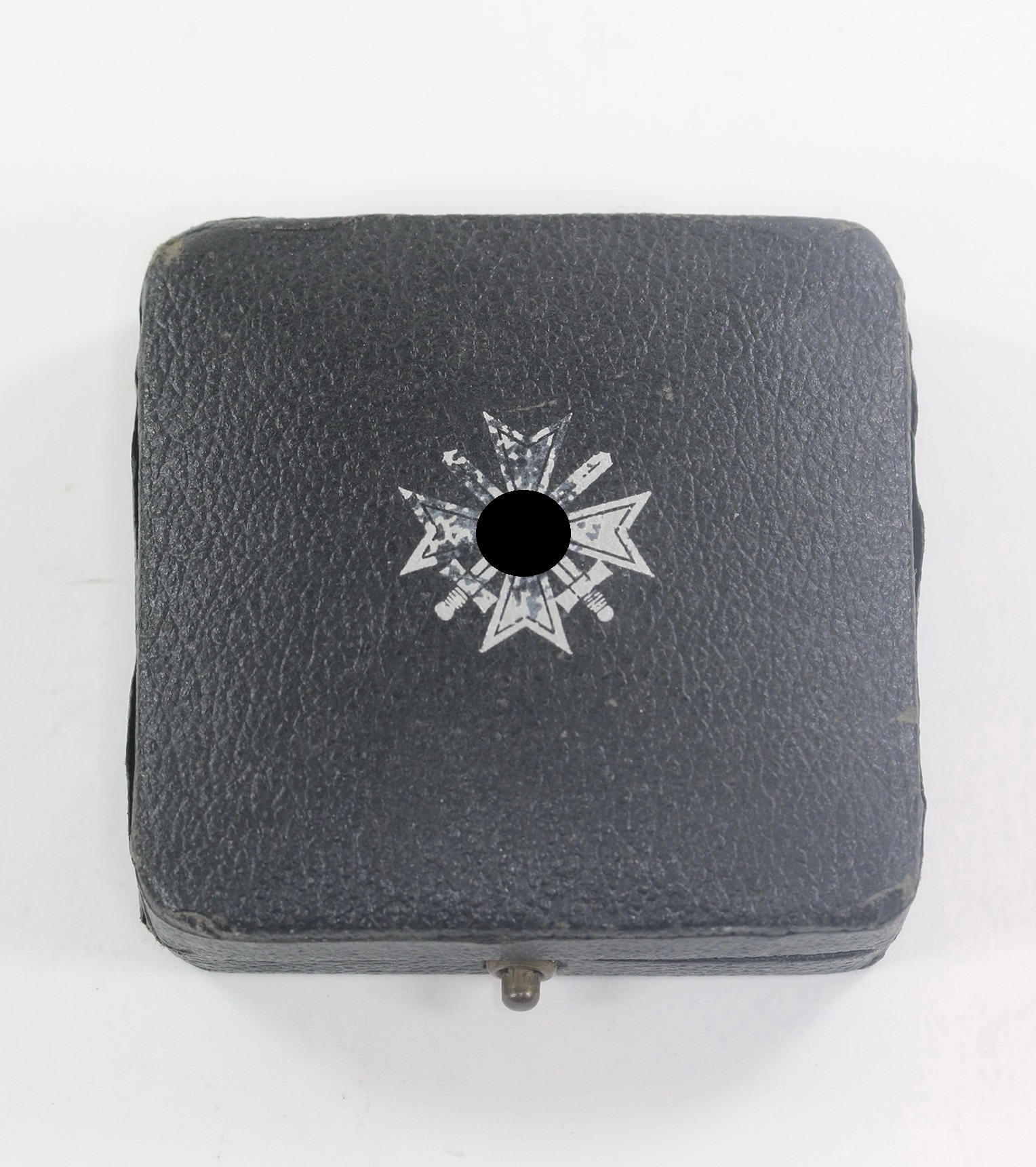  Etui Kriegsverdienstkreuz 1. Klasse mit Schwertern, Kerbach & Oesterheld Dresden A1, mit Hakenkreuz – Bild 1