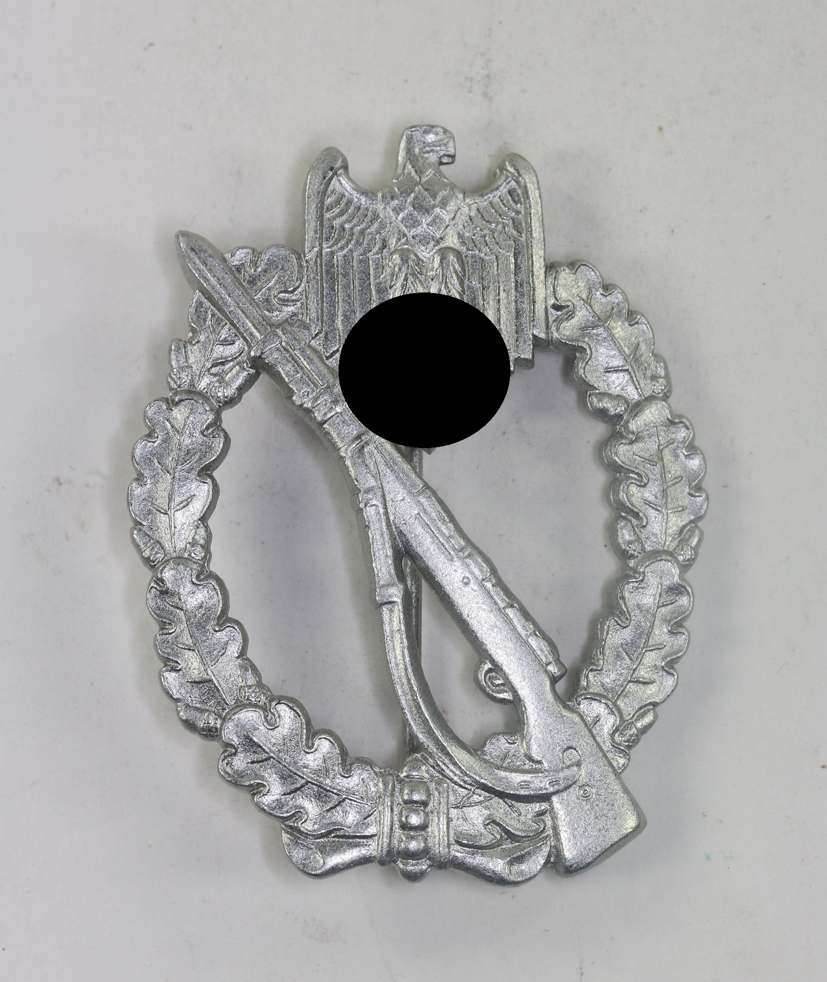 _infanteriesturmabzeichen_in_silber_wilhelm_deumer_l_denscheid_oval_crimp_1__1 Silver Infantry Assault Badge. Type Wilhelm Deumer, Lüdenscheid (Oval Crimp) – Bild 1