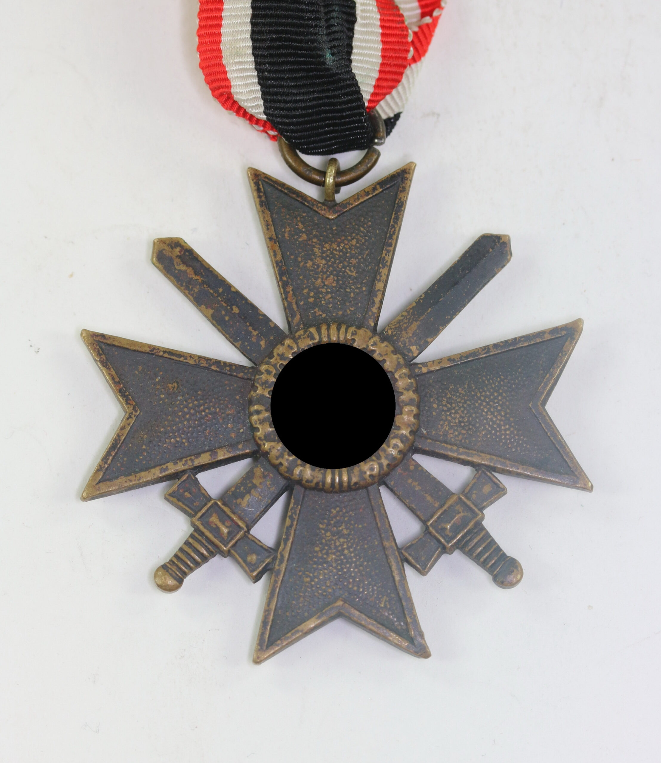  Kriegsverdienstkreuz 2. Klasse mit Schwertern, ohne Hersteller (Buntmetall) – Bild 1