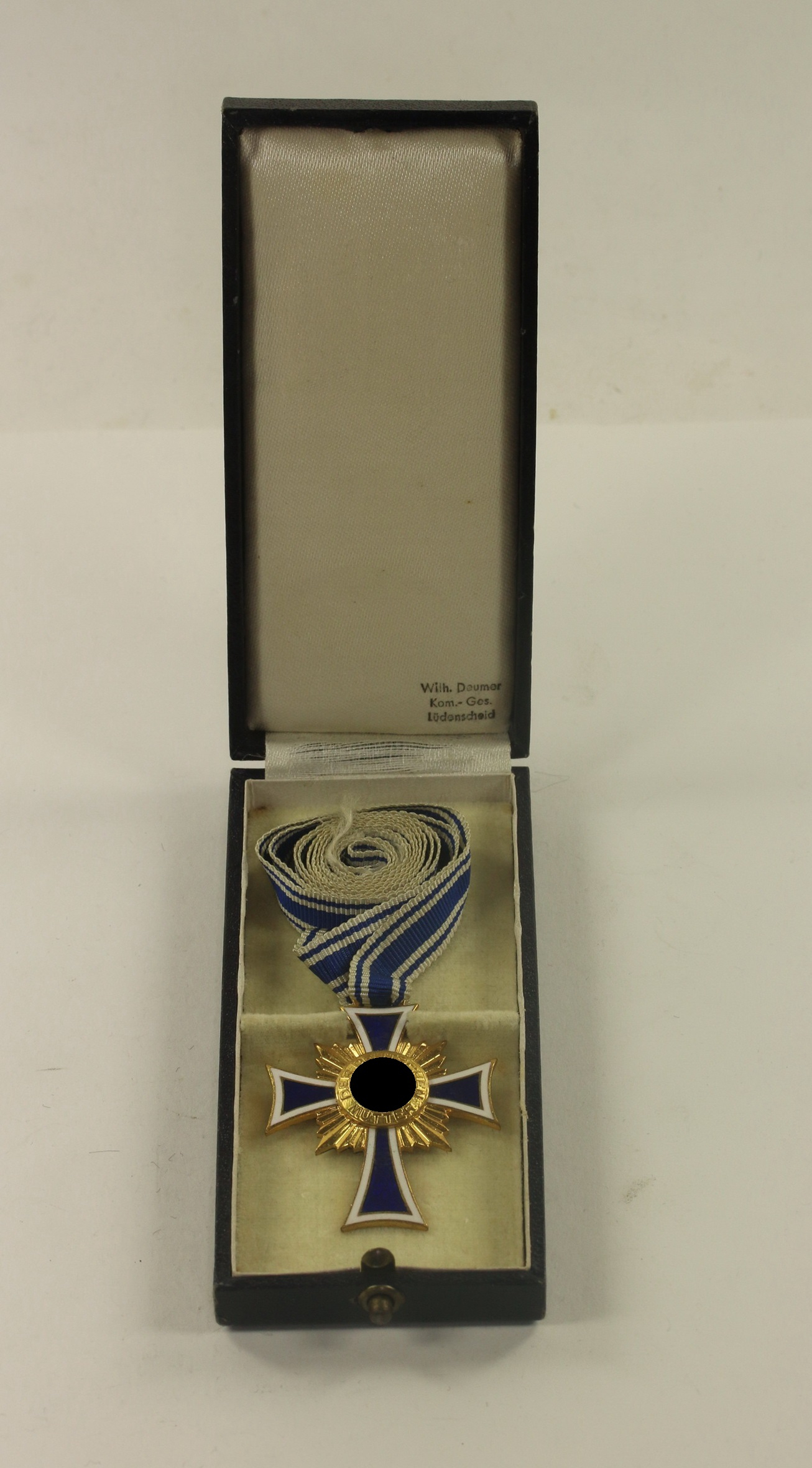 _mutterkreuz_in_gold_im_etui_wilh Mutterkreuz in Gold, im Etui Wilh. Deumer Kom.-Ges. Lüdenscheid – Bild 1