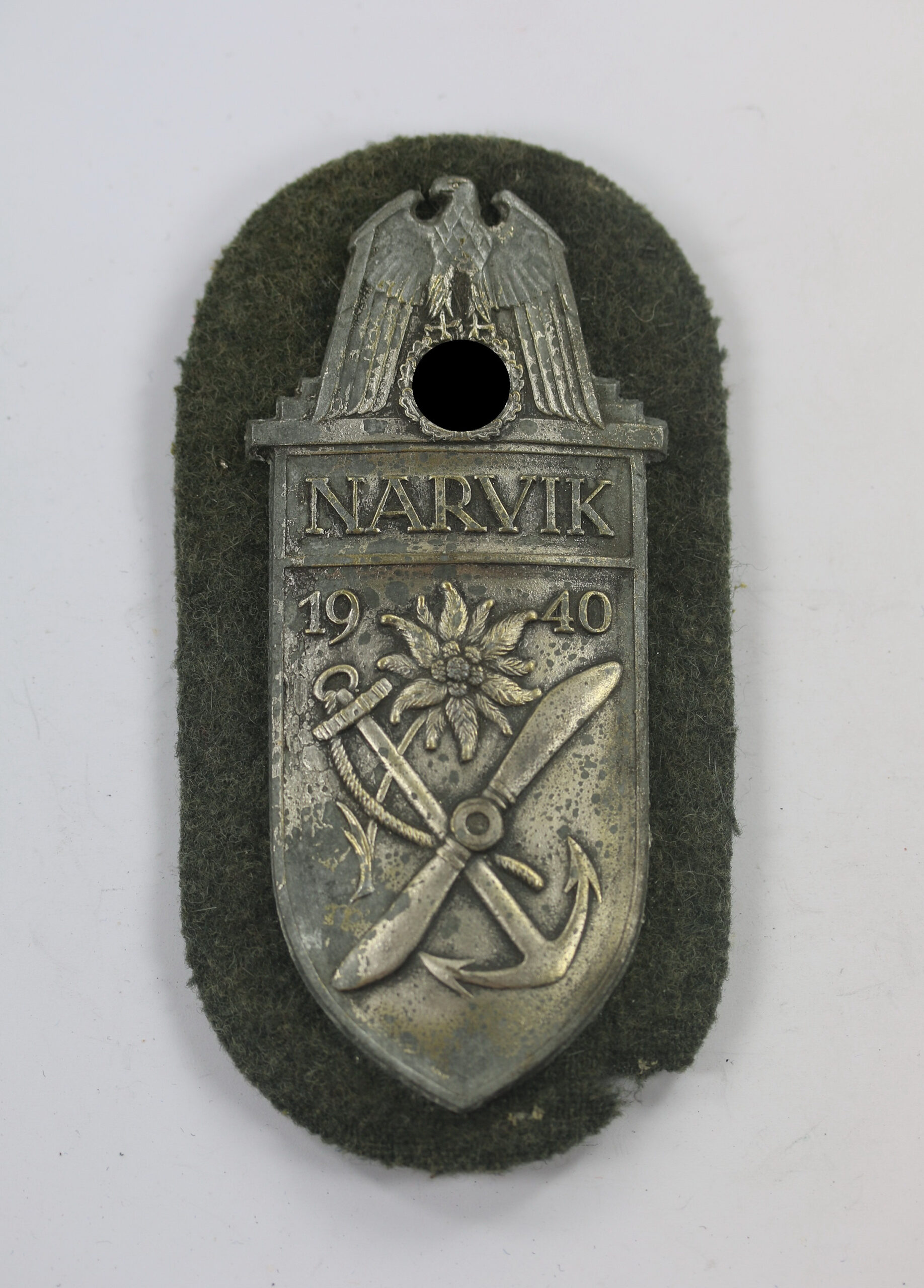  Narvik Schild auf Heeresstoff, C.E. Juncker, Berlin (Zink) – Bild 1