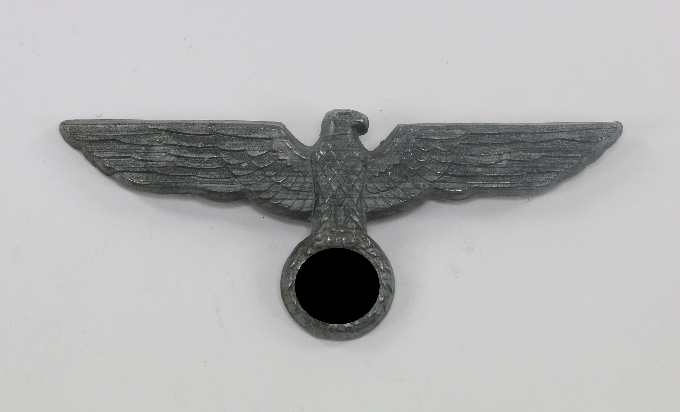  Wehrmacht Heer, Mützenadler für die Schirmmütze (Zink) – Bild 1