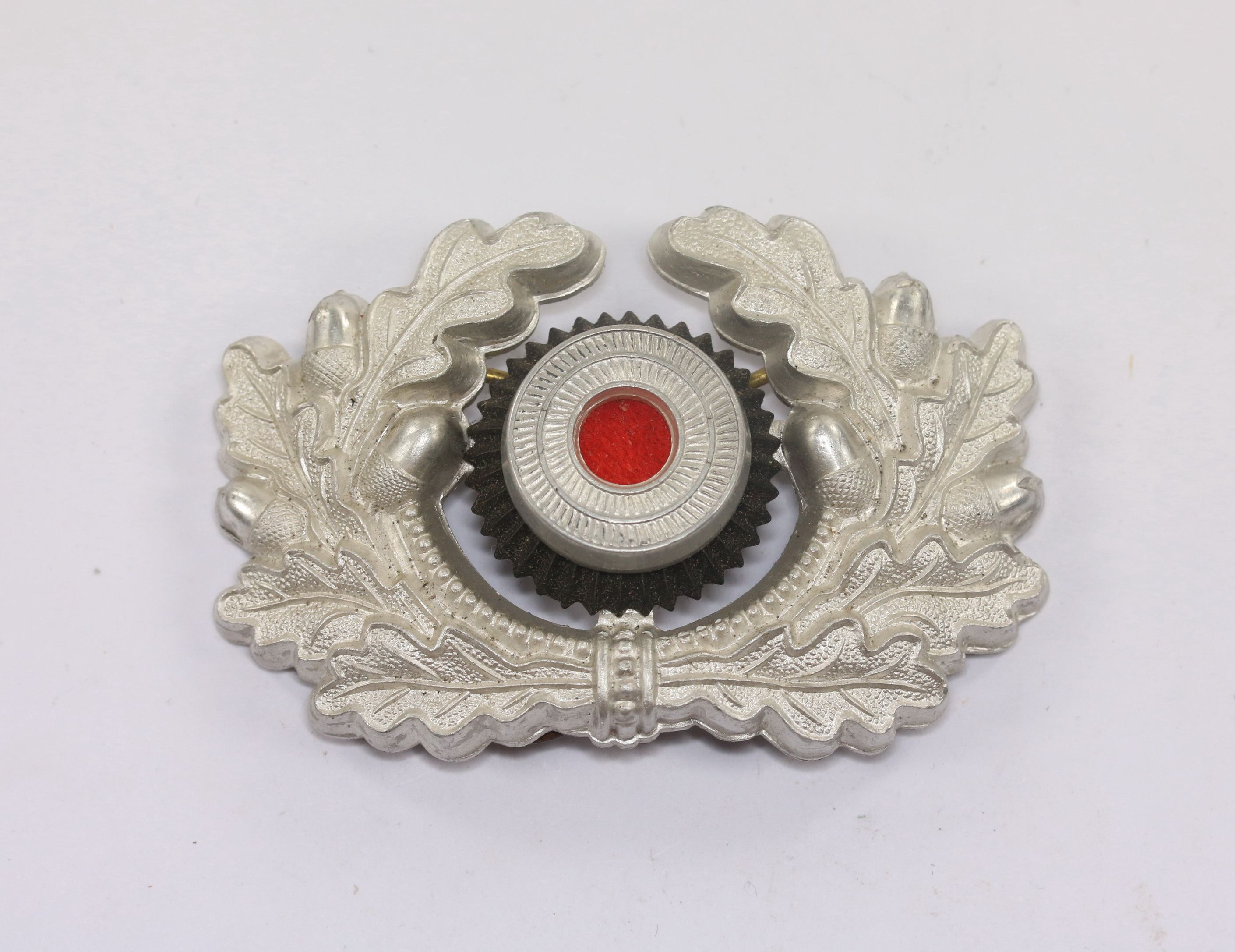 Oak Leaf Wreath and Cockade for the Officer Peaked Cap.  – Bild 1