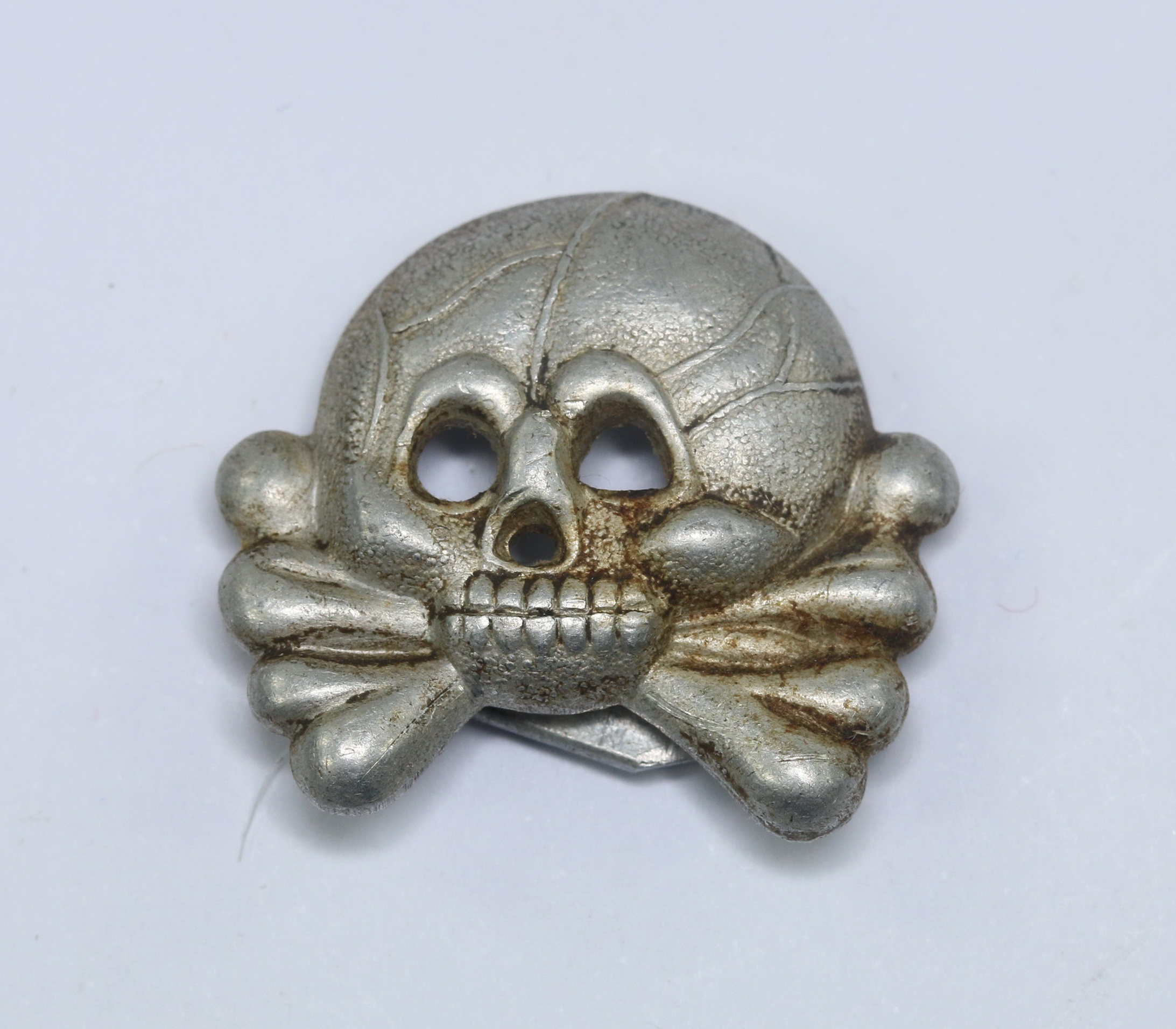 Skull for the Panzer Uniform Collar Patch.(Aluminium). – Bild 1