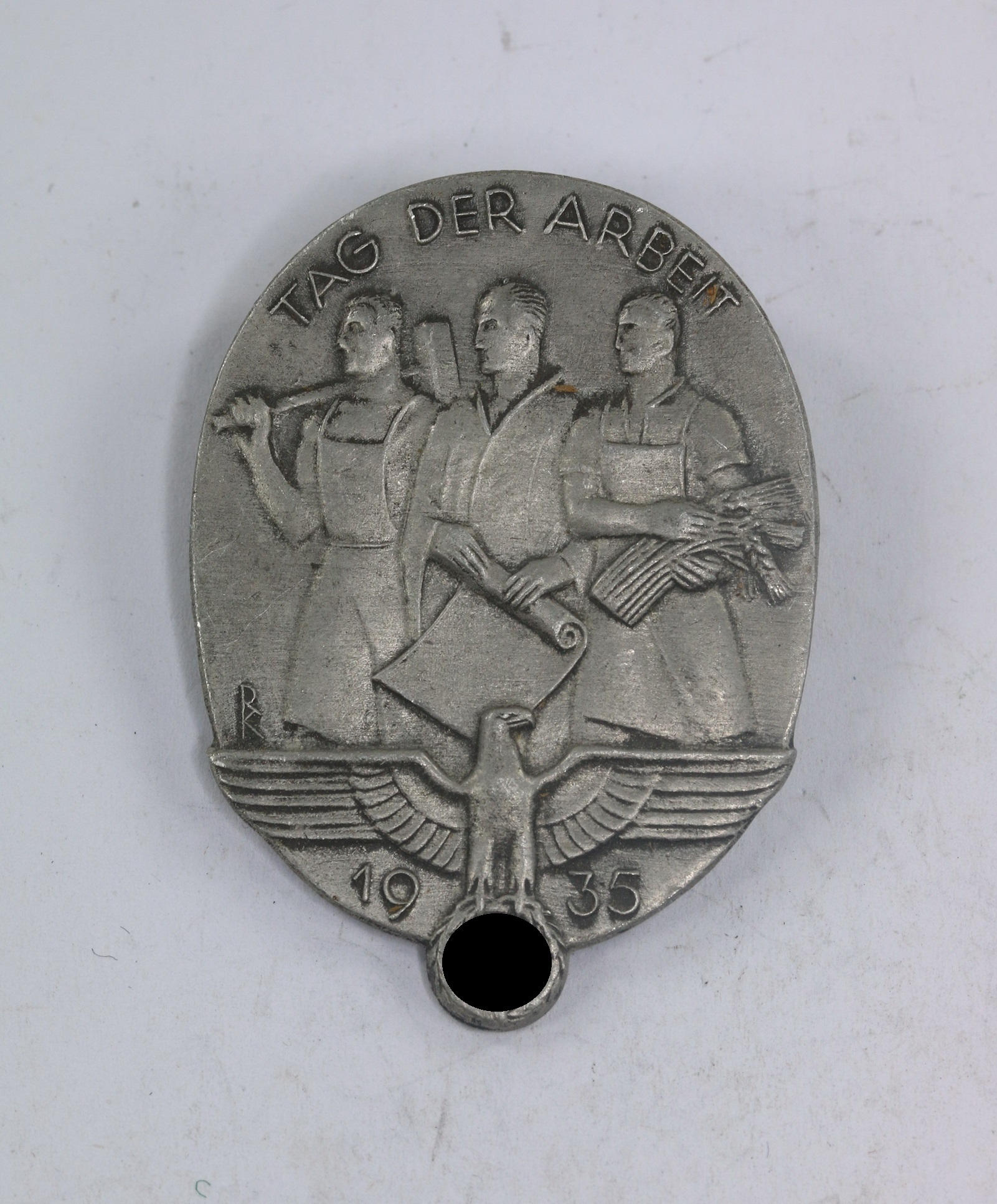 abzeichen_tag_der_arbeit_1934_3__3 Day Badge, Tag der Arbeit 1935. Maker P.W. Heb Lüdenscheid – Bild 1