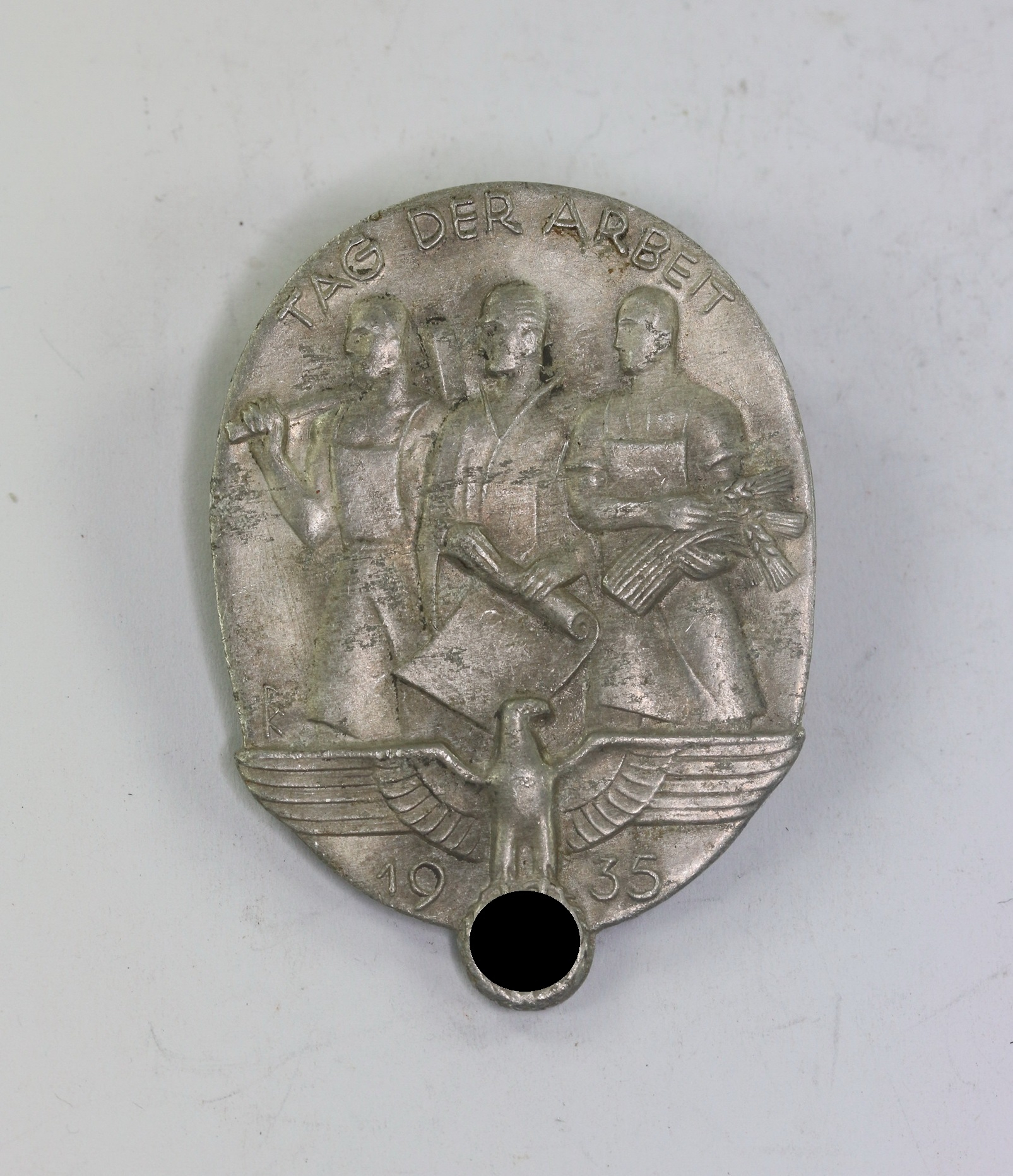 Day Badge, Tag der Arbeit 1935. Maker C. Balmberger Nürnberg – Bild 1