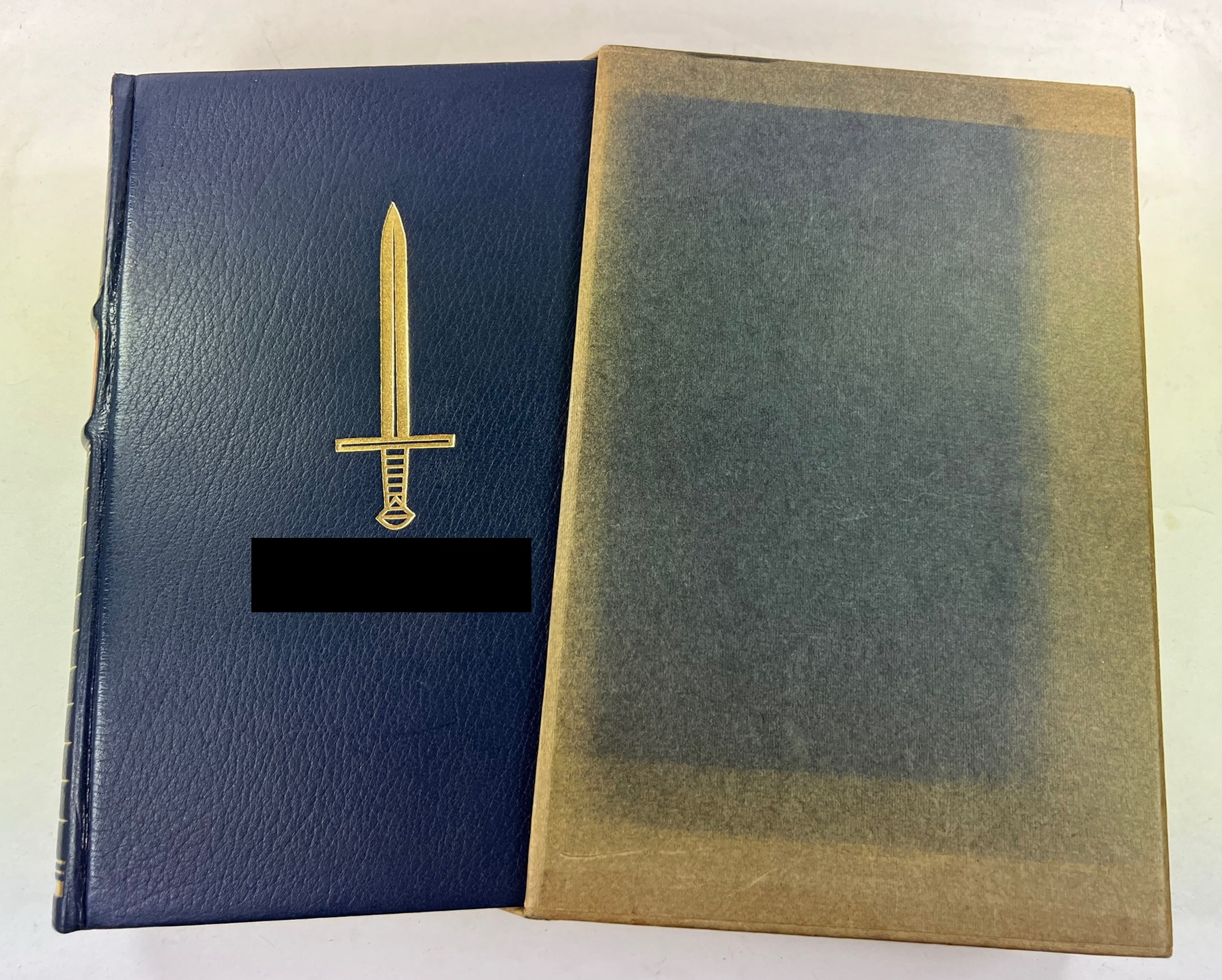 adolf_hitler_mein_kampf_jubil_umsausgabe_zum_50 Adolf Hitler, Mein Kampf, Jubilee Issue to the 50th Birthday of Adolf Hitler 1939 (with slip case) – Bild 1