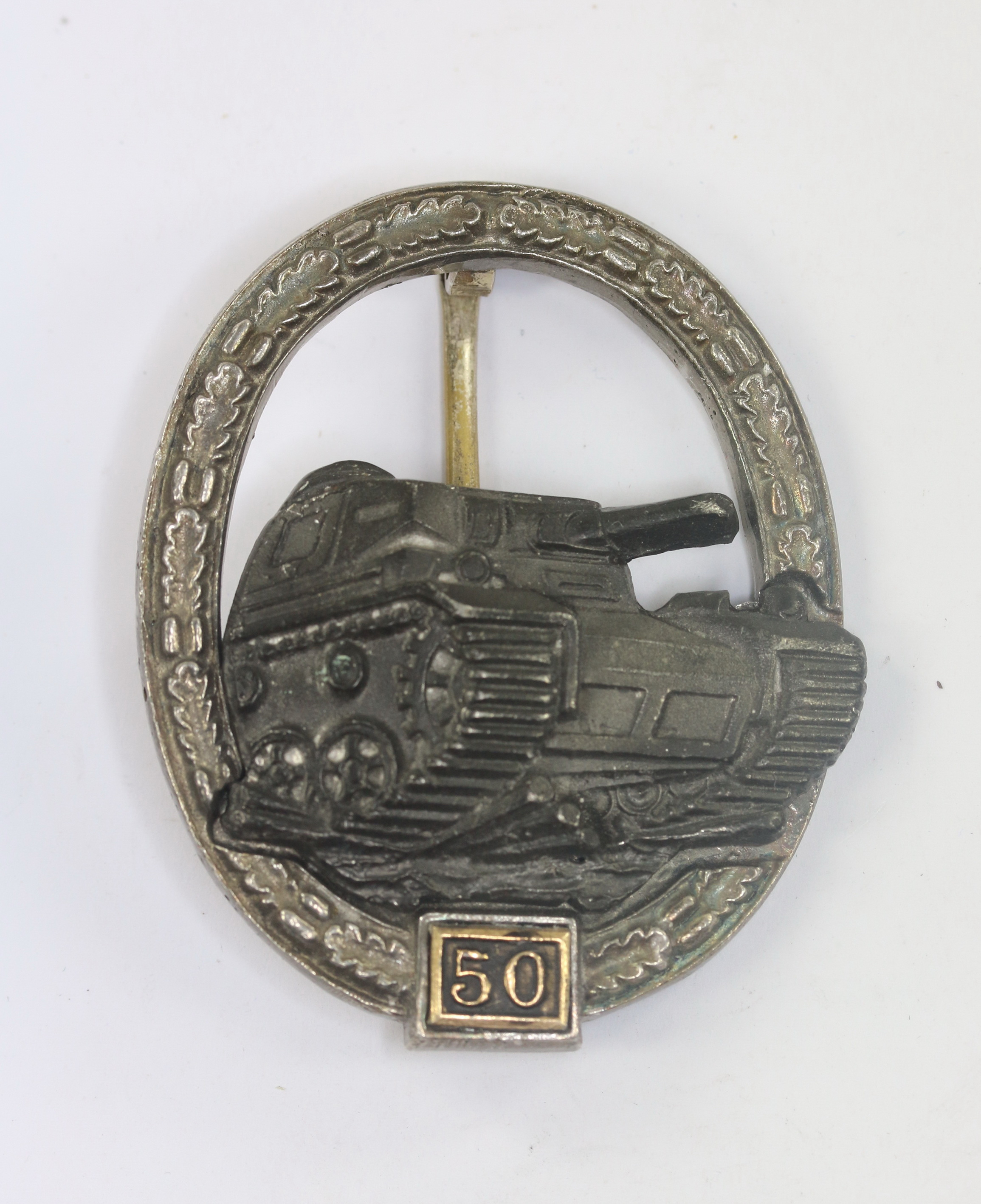 BRD, Panzerkampfabzeichen in Silber mit Einsatzzahl 50 1957, Steinhauer & Lück, Lüdenscheid – Bild 1