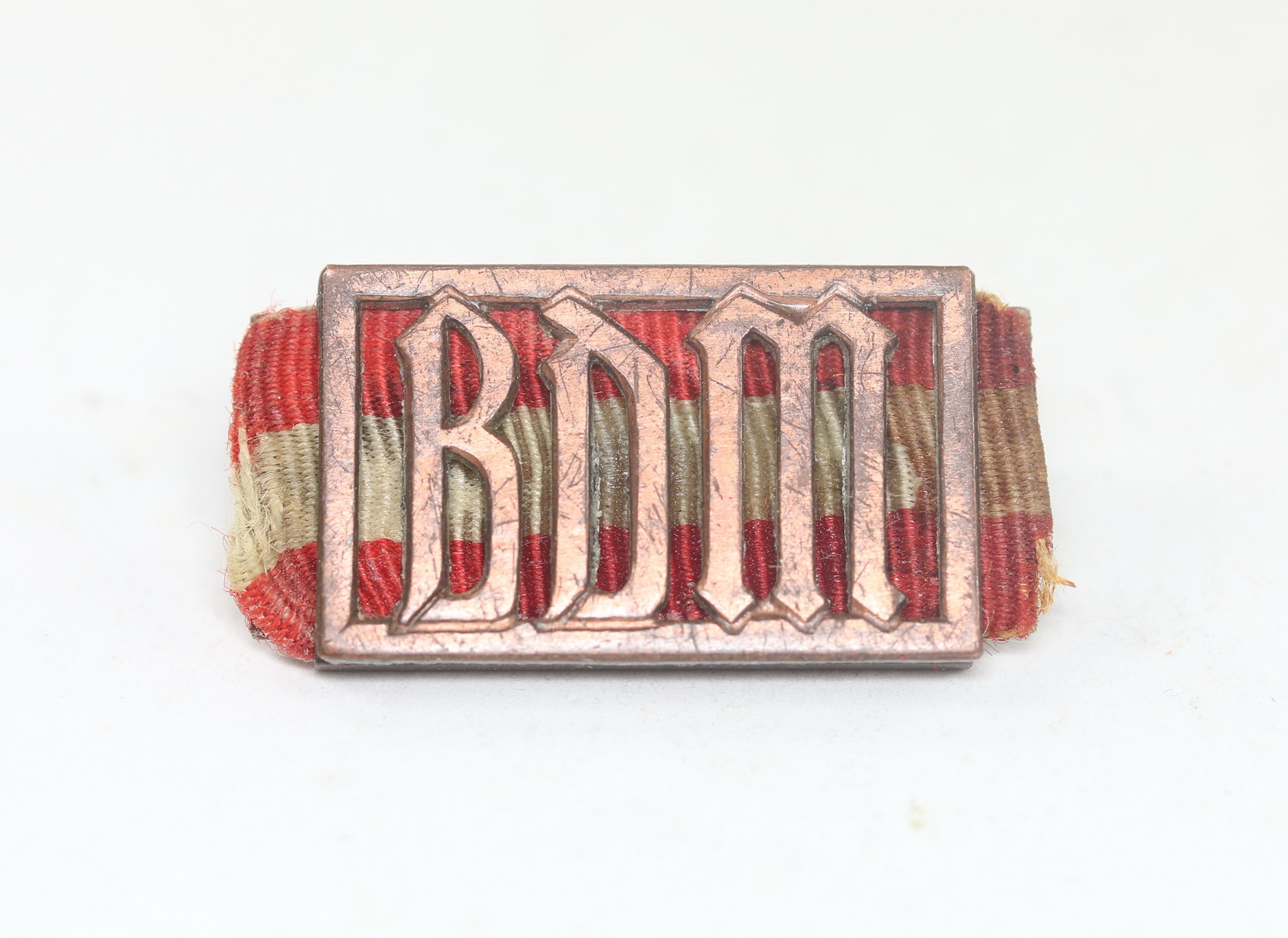 Girls Youth Organisation (BDM), Bronze Achievement Badge.  Maker RZM M1/15 (Ferdinand Hoffstätter, Bonn), Verleihungsnummer – Bild 1