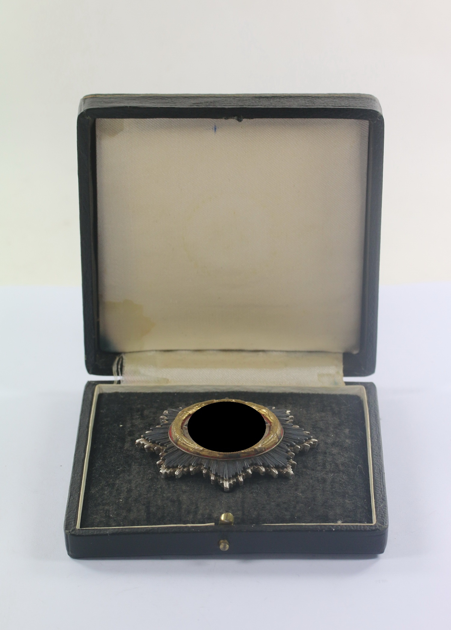 Cased German Cross in Gold. Maker 1, Deschler & Sohn, München (Light). – Bild 1