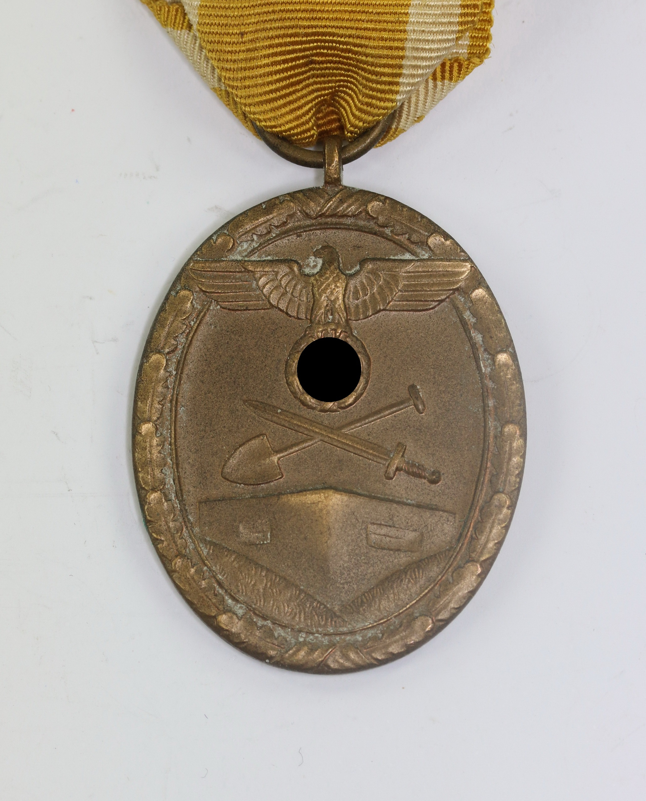 deutsches_schutzwall_ehrenzeichen_f_r_arbeit_zum_schutze_deutschlands_1__1_23 Deutsches Schutzwall Ehrenzeichen, "Für Arbeit zum Schutze Deutschlands" – Bild 1