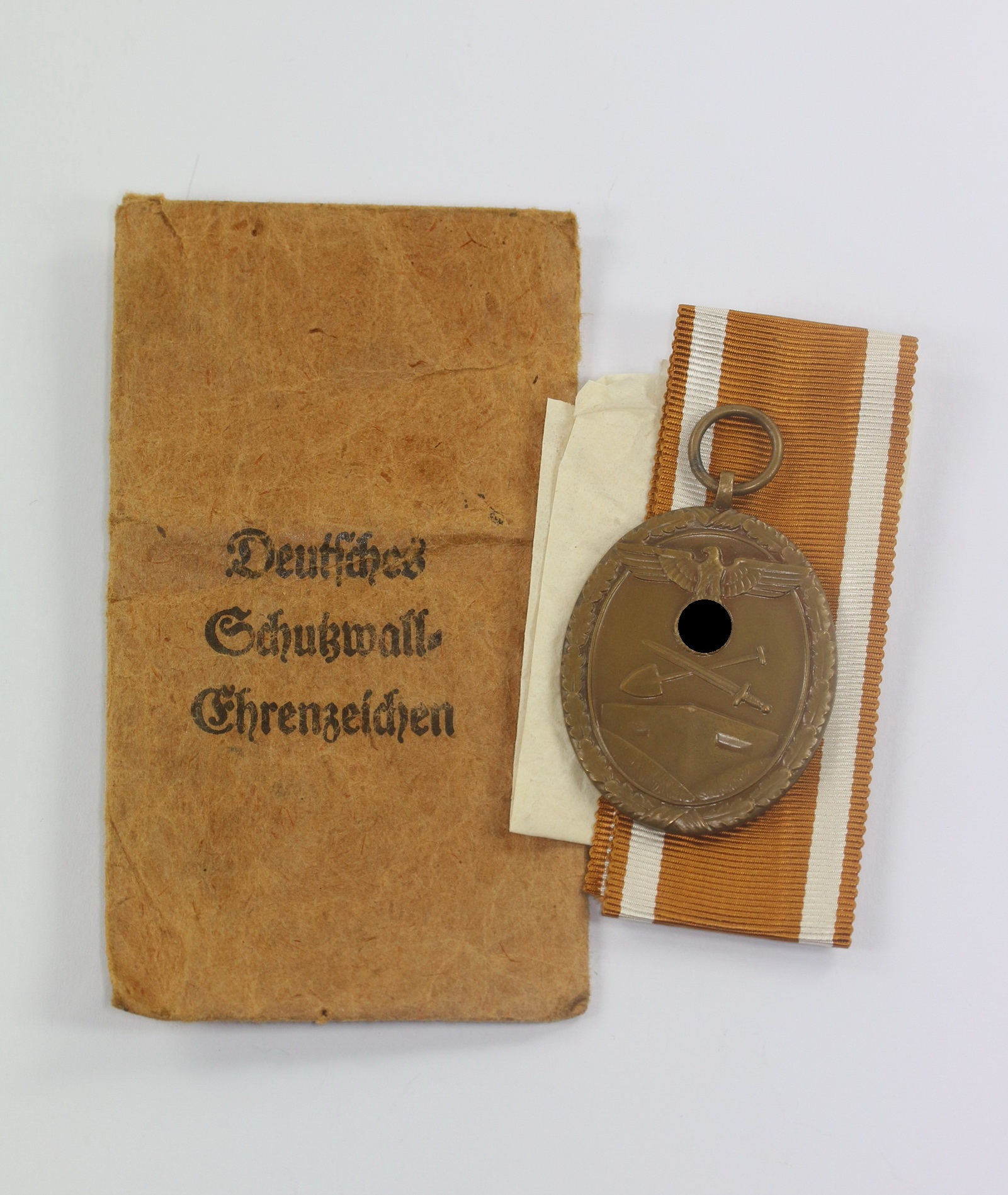 West Wall Medal in Envelope, E. Schmidthäusler Pforzheim – Bild 1