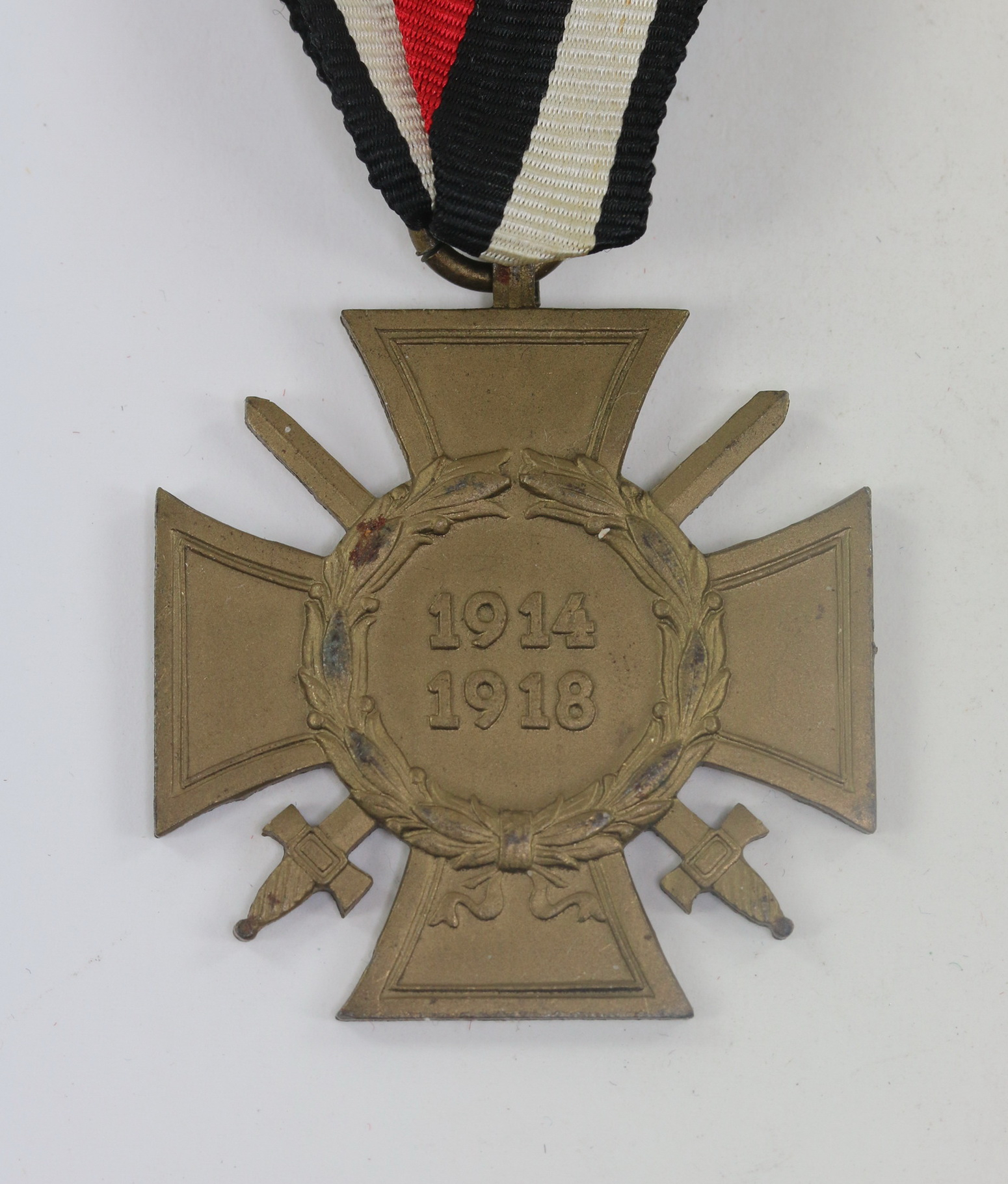 Hindenburg Cross for Combatants. Maker. L. NBG. – Bild 1