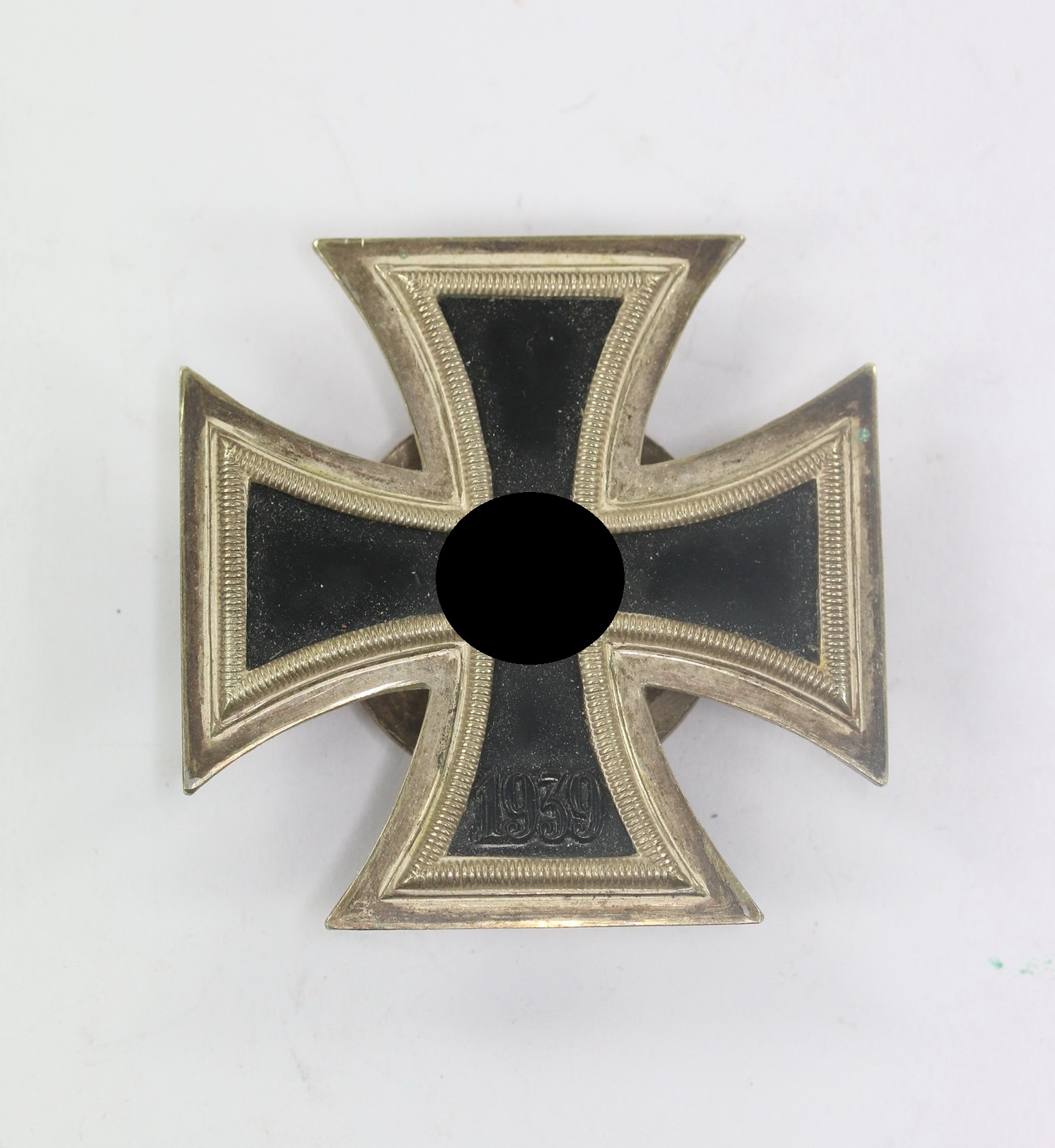 Iron Cross 1st Class 1939 on Screwback. Maker L/12 (C.E. Juncker, Berlin) – Bild 1