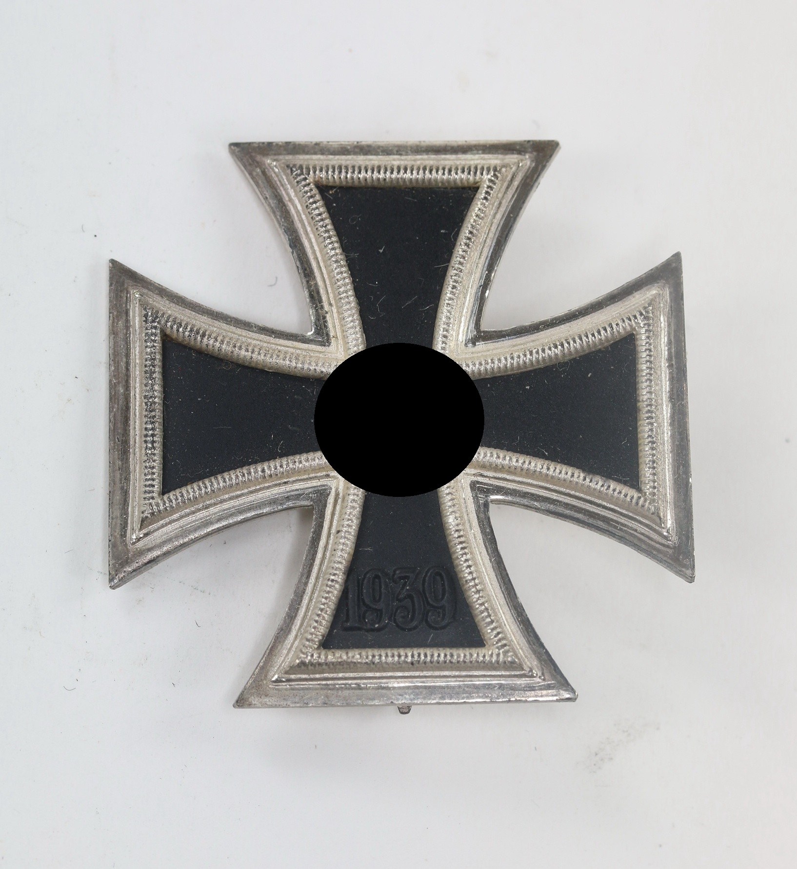 Eisernes Kreuz 1. Klasse 1939, Hst. L/11 im Kasten (Wilhelm Deumer, Lüdenscheid) – Bild 1