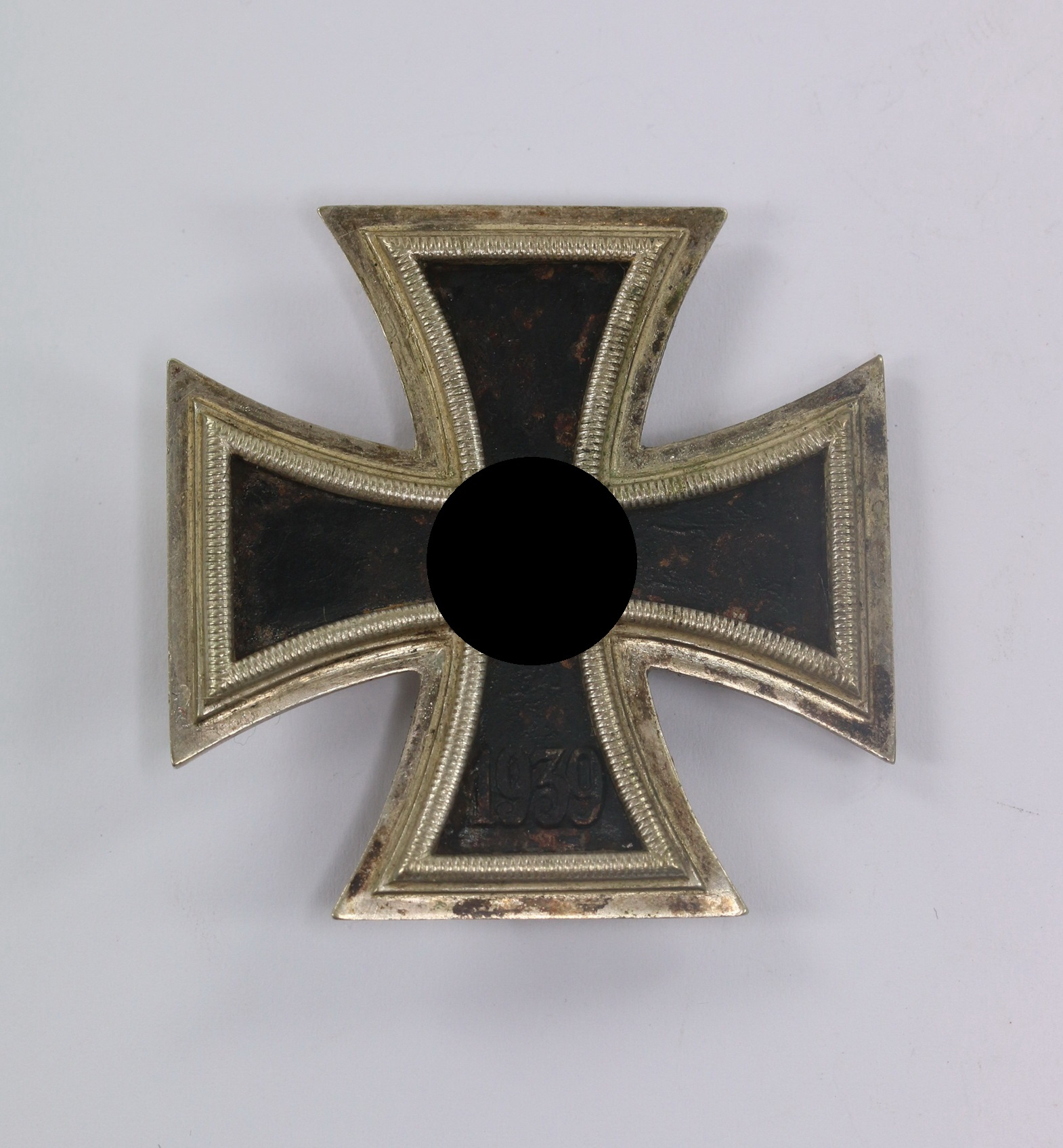 Iron Cross 1st Class 1939. Maker L/18 (B.H. Mayer, Pforzheim) – Bild 1