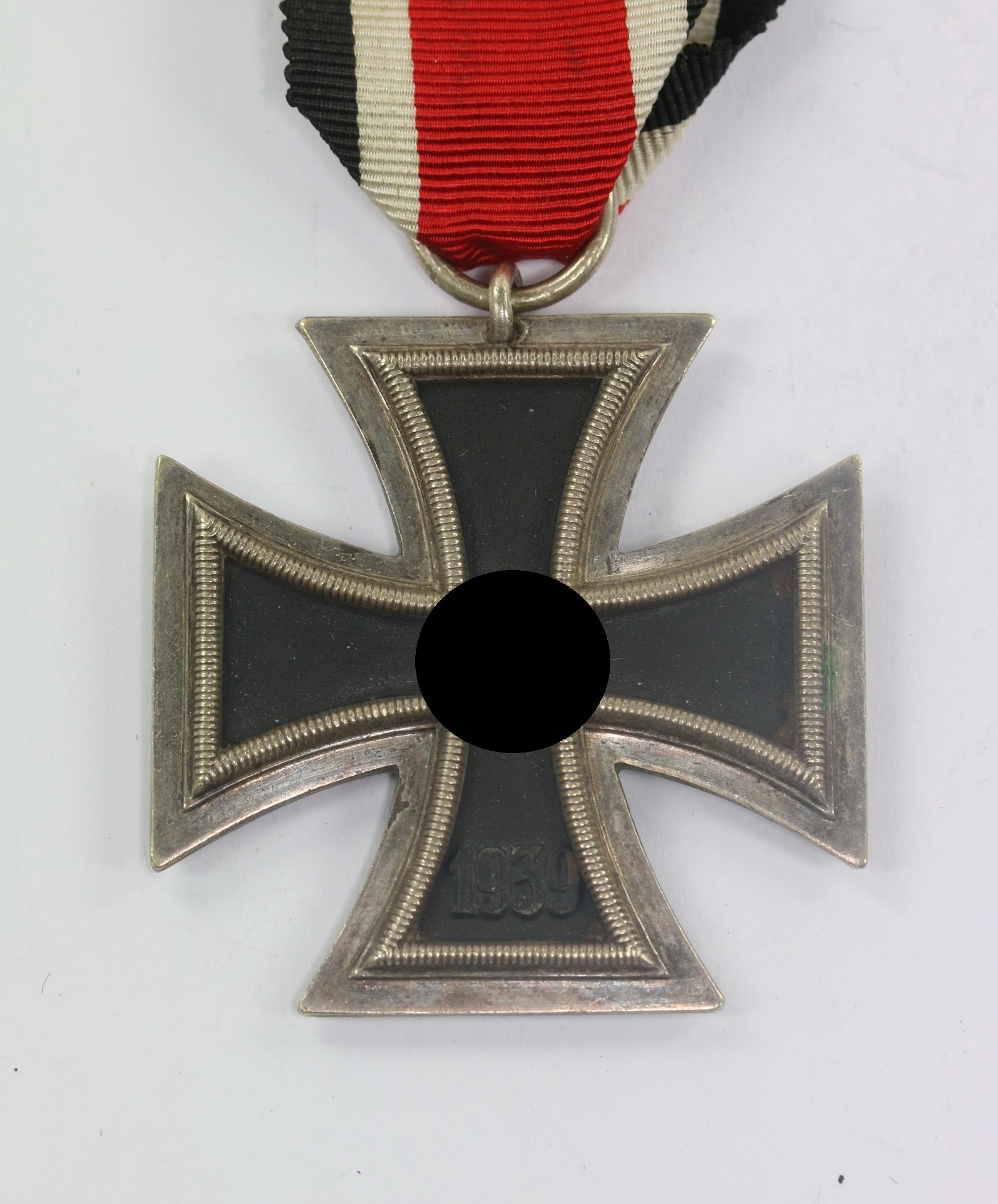 Eisernes Kreuz 2. Klasse 1939, Hst. 24 (Arbeitsgemeinschaft der Hanauer Plakettenhersteller, Hanau) – Bild 1