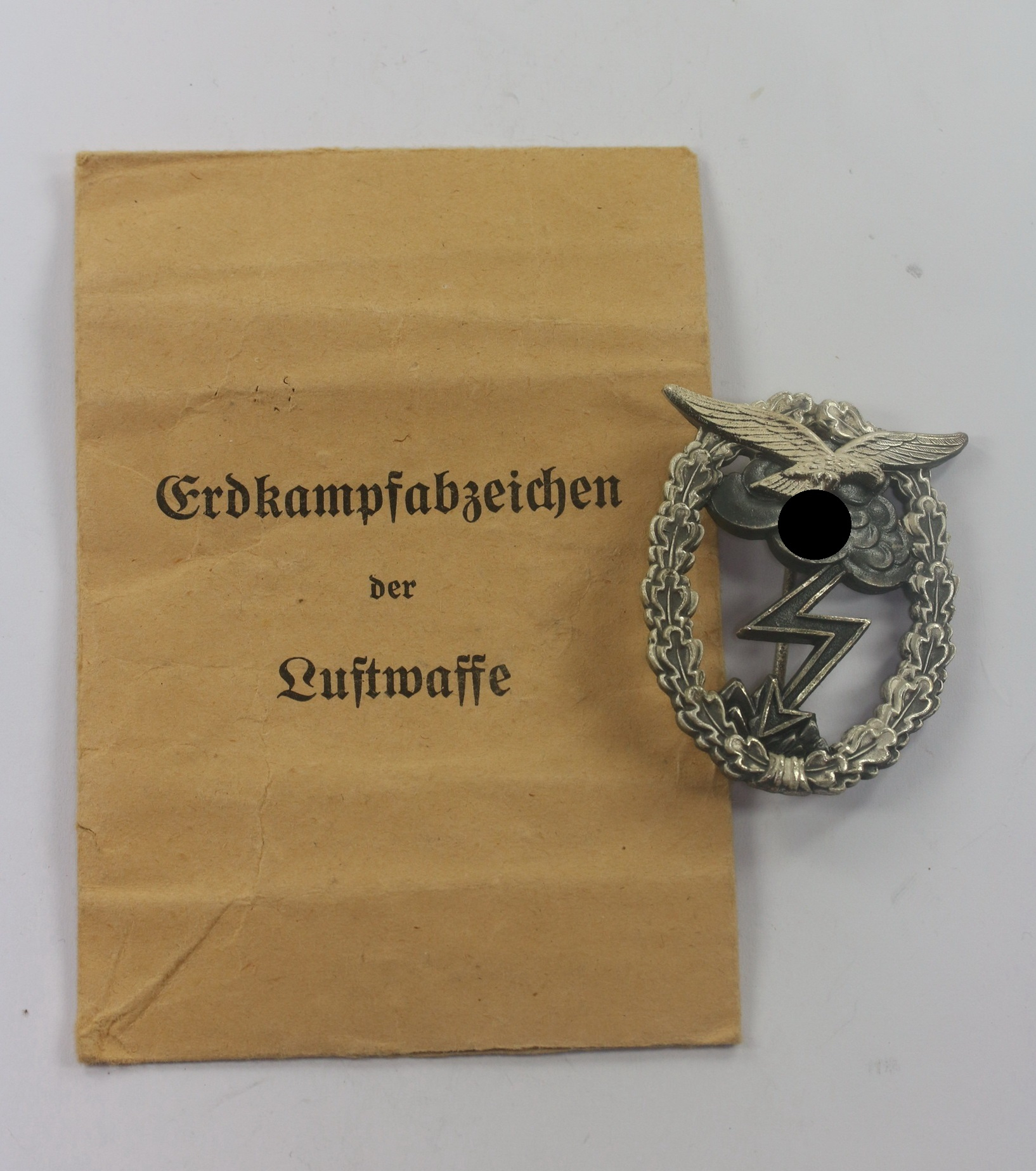 Luftwaffe Ground Assault Badge in Envelope. Maker G.H. Osang Dresden. Hoard Find(!). – Bild 1