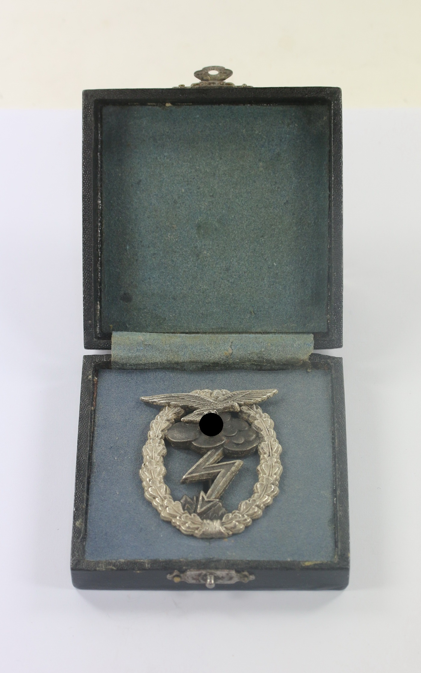 erdkampfabzeichen_der_luftwaffe_hst Erdkampfabzeichen der Luftwaffe, Hst. GWL (Gebrüder Wegerhoff, Lüdenscheid), im Etui – Bild 1