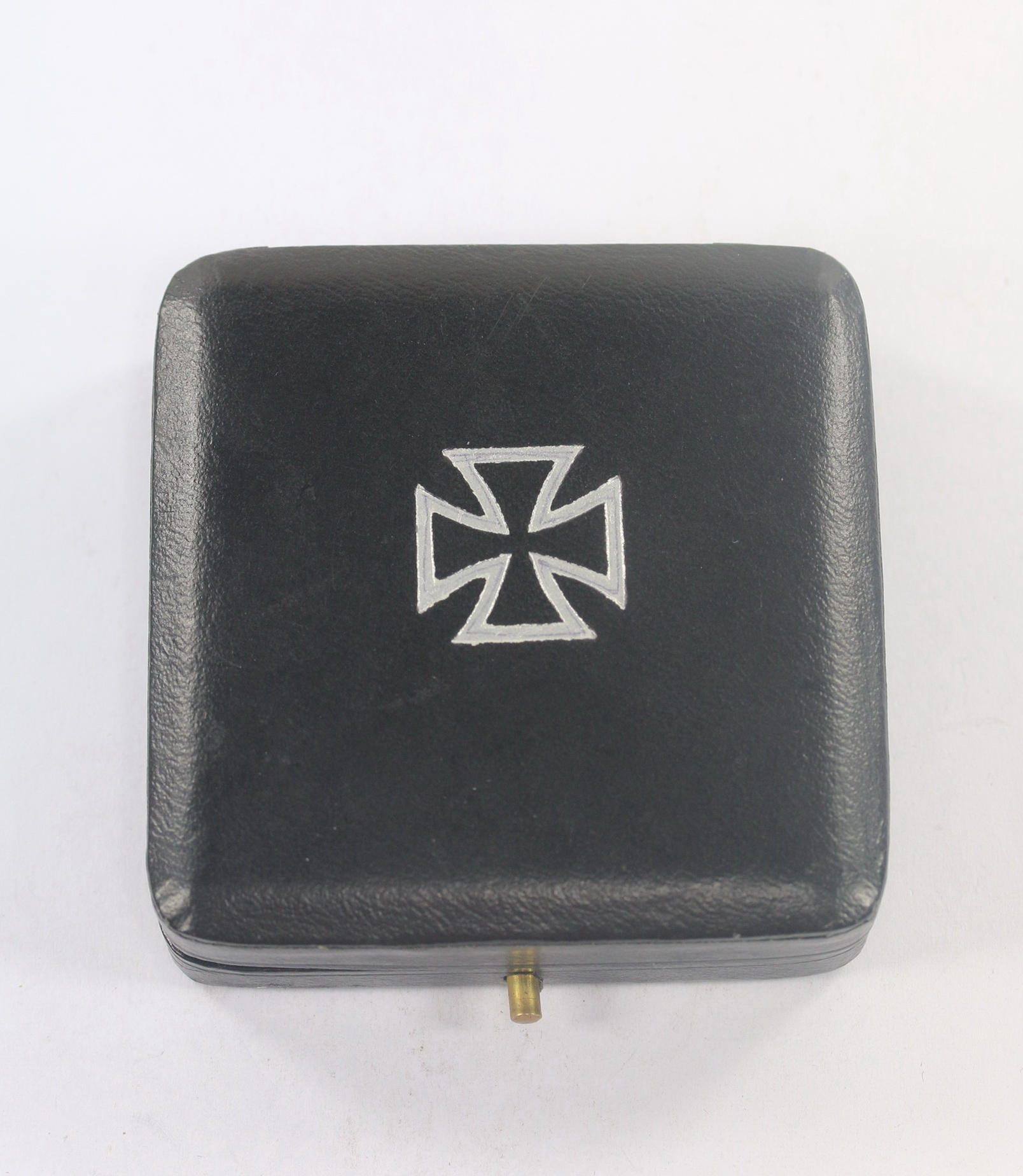 etui_eisernes_kreuz_1 Case for the Iron Cross 1st Class 1939. Smooth Surface. – Bild 1