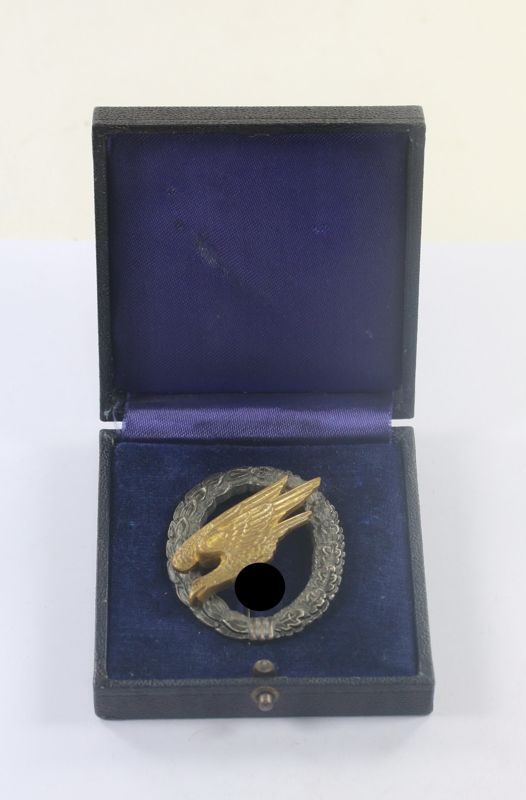 fallschirmsch_tzenabzeichen_der_luftwaffe_hst Fallschirmschützenabzeichen der Luftwaffe, Hst. W. Deumer Lüdenscheid, im Deumer Etui – Bild 1