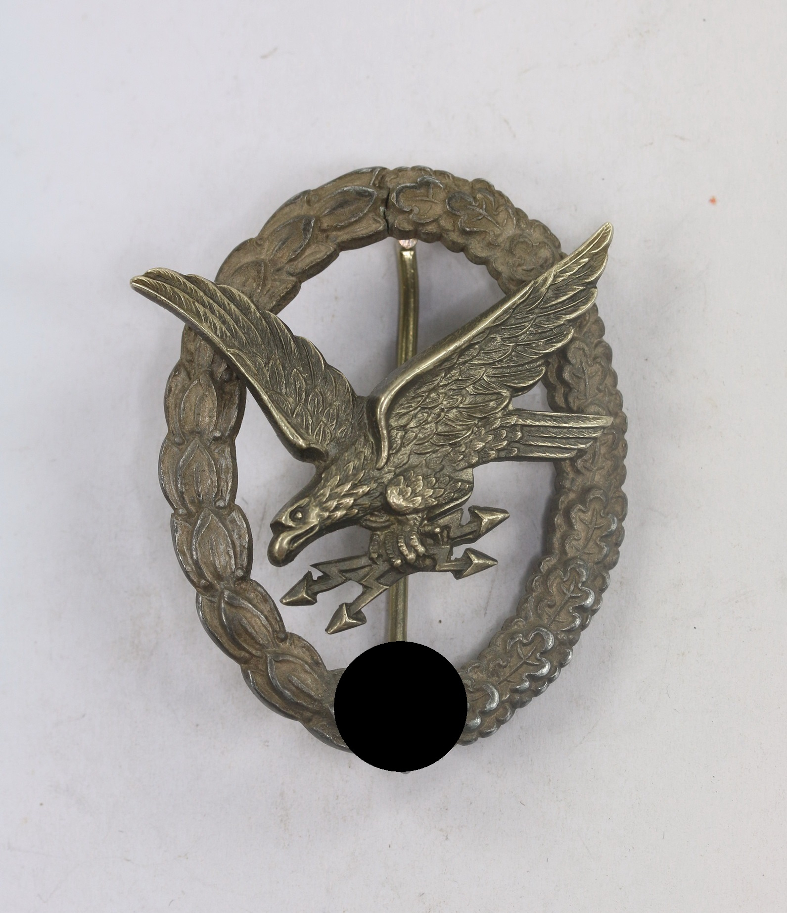 Fliegerschützenabzeichen mit Blitzbündel, Hst. JIMME & Sohn Berlin, Hybrid Zink / Neusilber – Bild 1