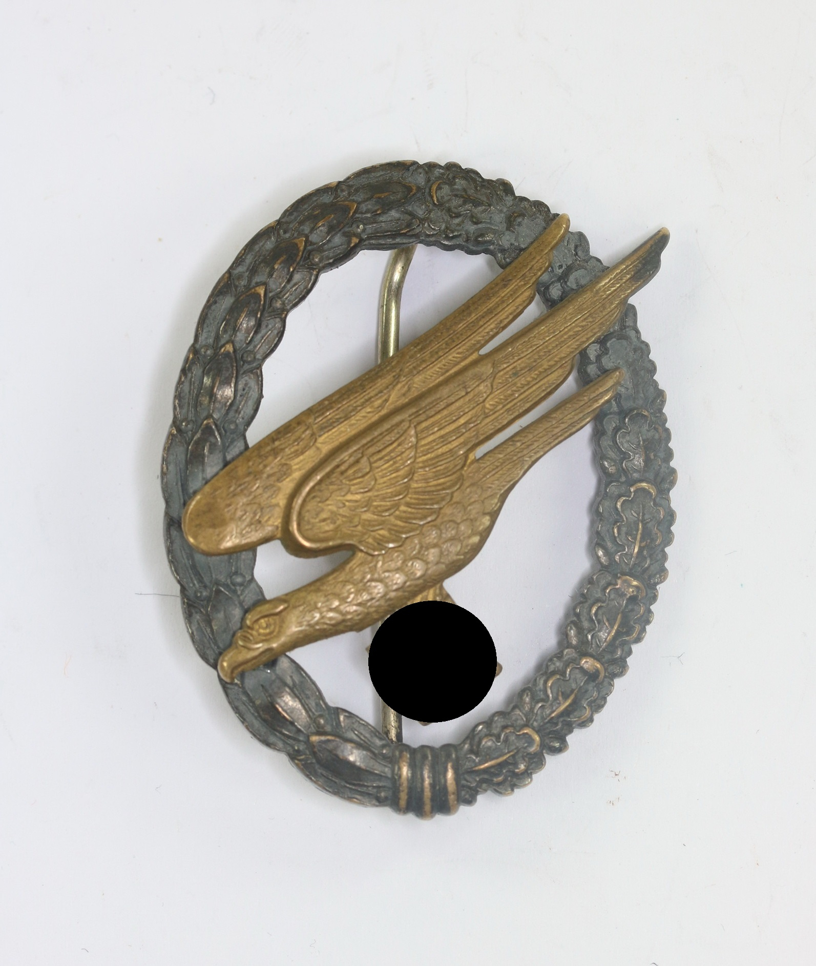 fr_hes_fallschirmsch_tzenabzeichen_der_luftwaffe_hst Frühes Fallschirmschützenabzeichen der Luftwaffe, Hst. A (Kranz), ohne (!) DRGM – Bild 1