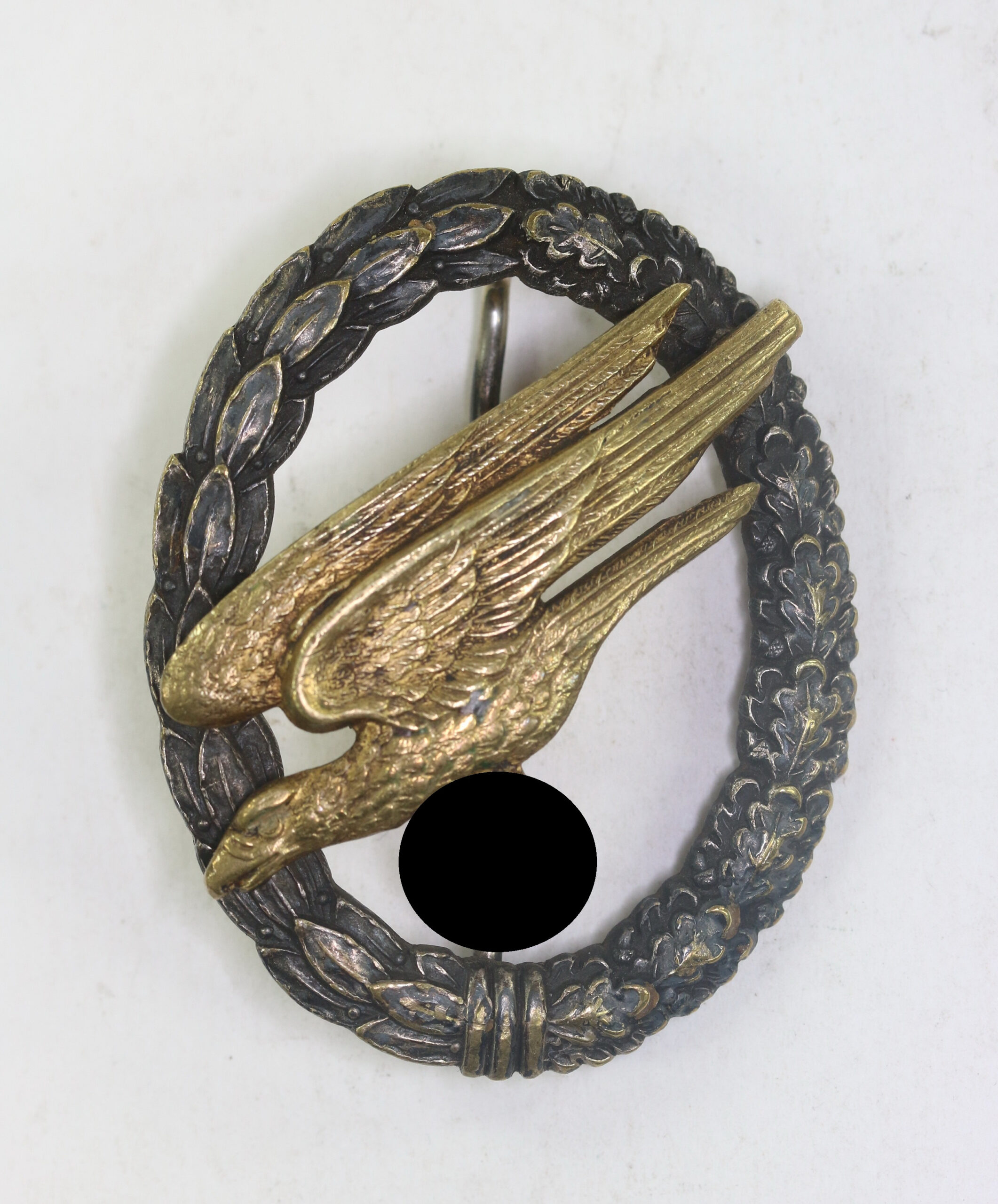 fr_hes_fallschirmsch_tzenabzeichen_der_luftwaffe_hst Frühes Fallschirmschützenabzeichen der Luftwaffe, Hst. C.E. Juncker Berlin S.W. (J.1) – Bild 1