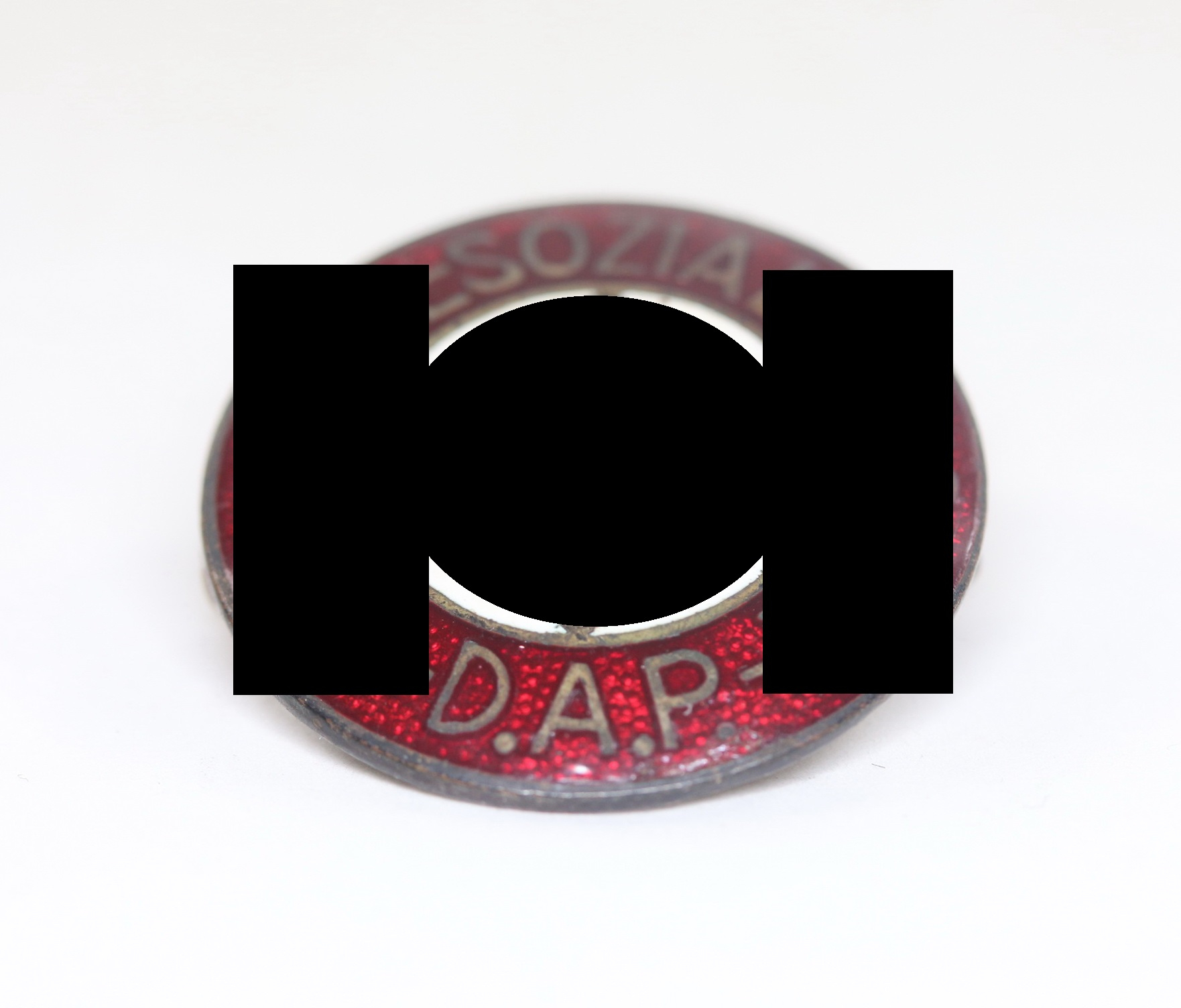 fr_hes_nsdap_parteiabzeichen_ges Early NSDAP Party Badge, Ges. Gesch. – Bild 1