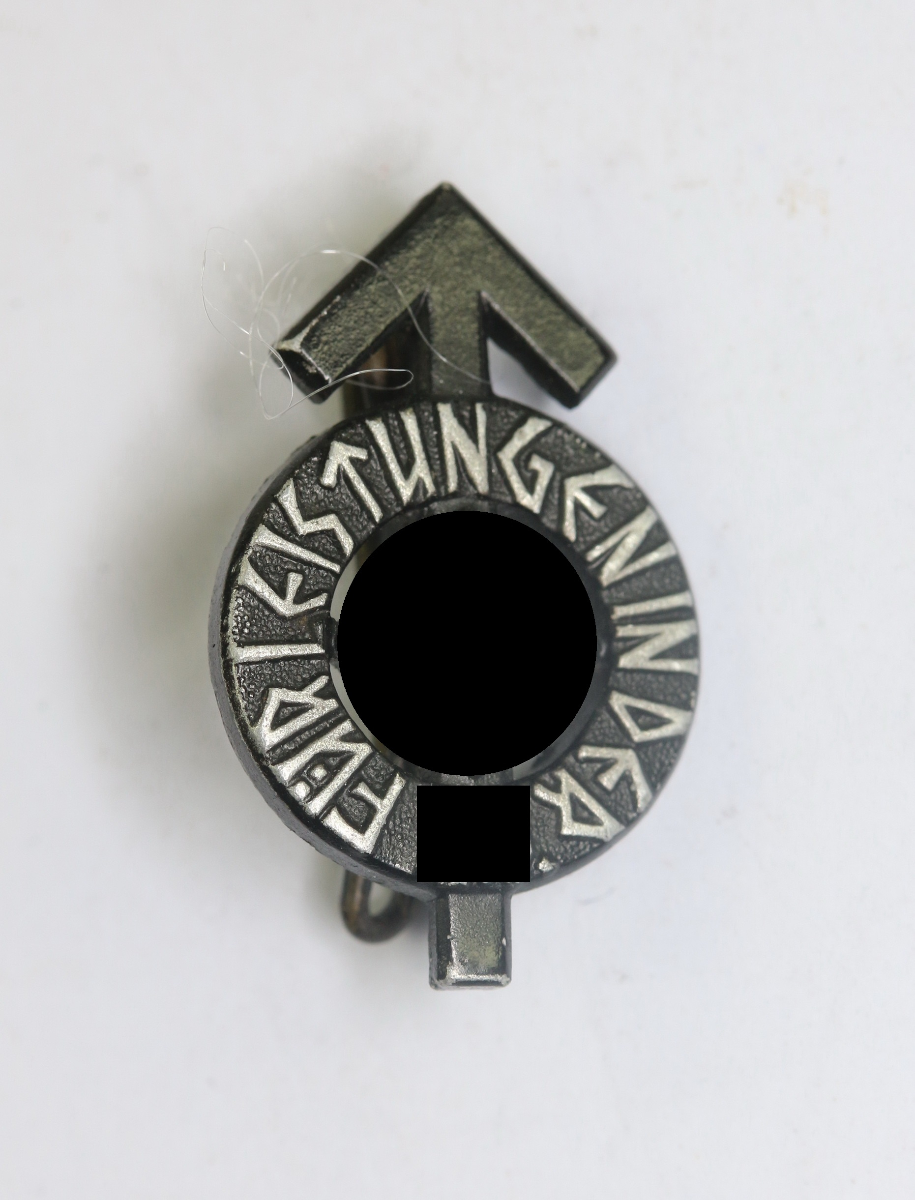 Hitler Youth (HJ), 16 mm Black Achievement Badge. Maker RZM M1/36 (Berg & Nolte, Lüdenscheid) – Bild 1