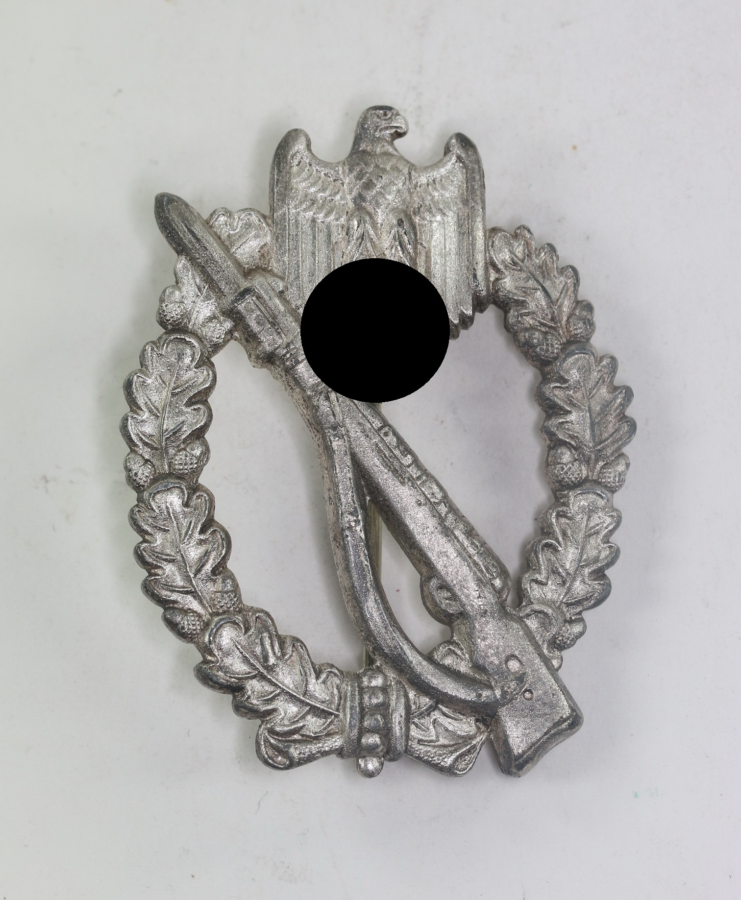 Infanterie-Sturmabzeichen in Silber, Hst. BSW Kleeblatt (Brüder Schneider A.G., Wien) – Bild 1