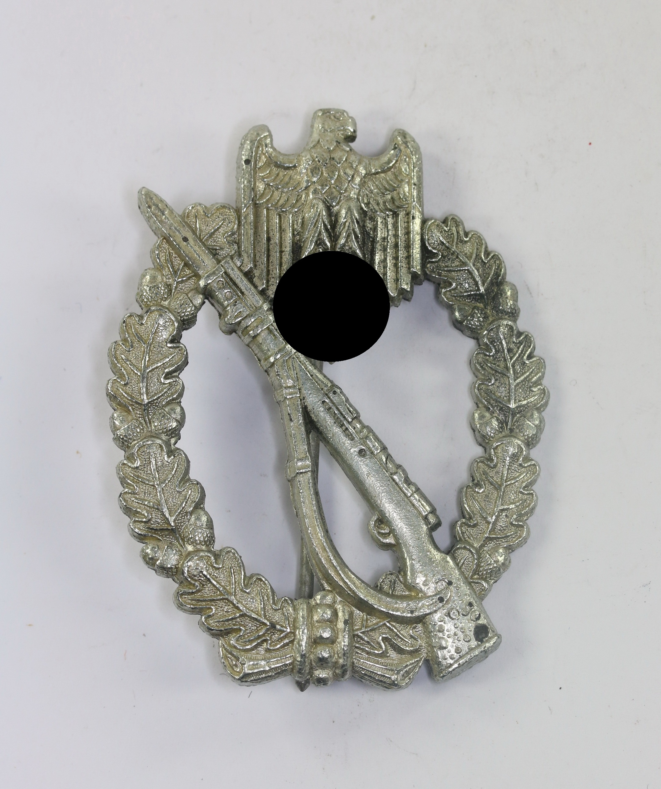 infanteriesturmabzeichen_in_silber_josef_bergs_co Silver Infantry Assault Badge. Maker Josef Bergs & Co., Gablonz (JB& Co.) – Bild 1
