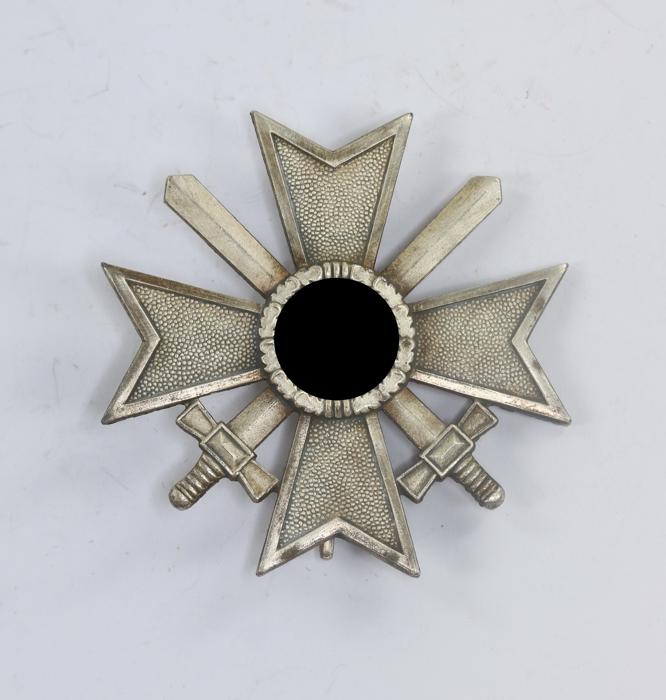 Kriegsverdienstkreuz 1. Klasse mit Schwertern, Hst. 65 (Klein & Quenzer A.G., Oberstein) – Bild 1