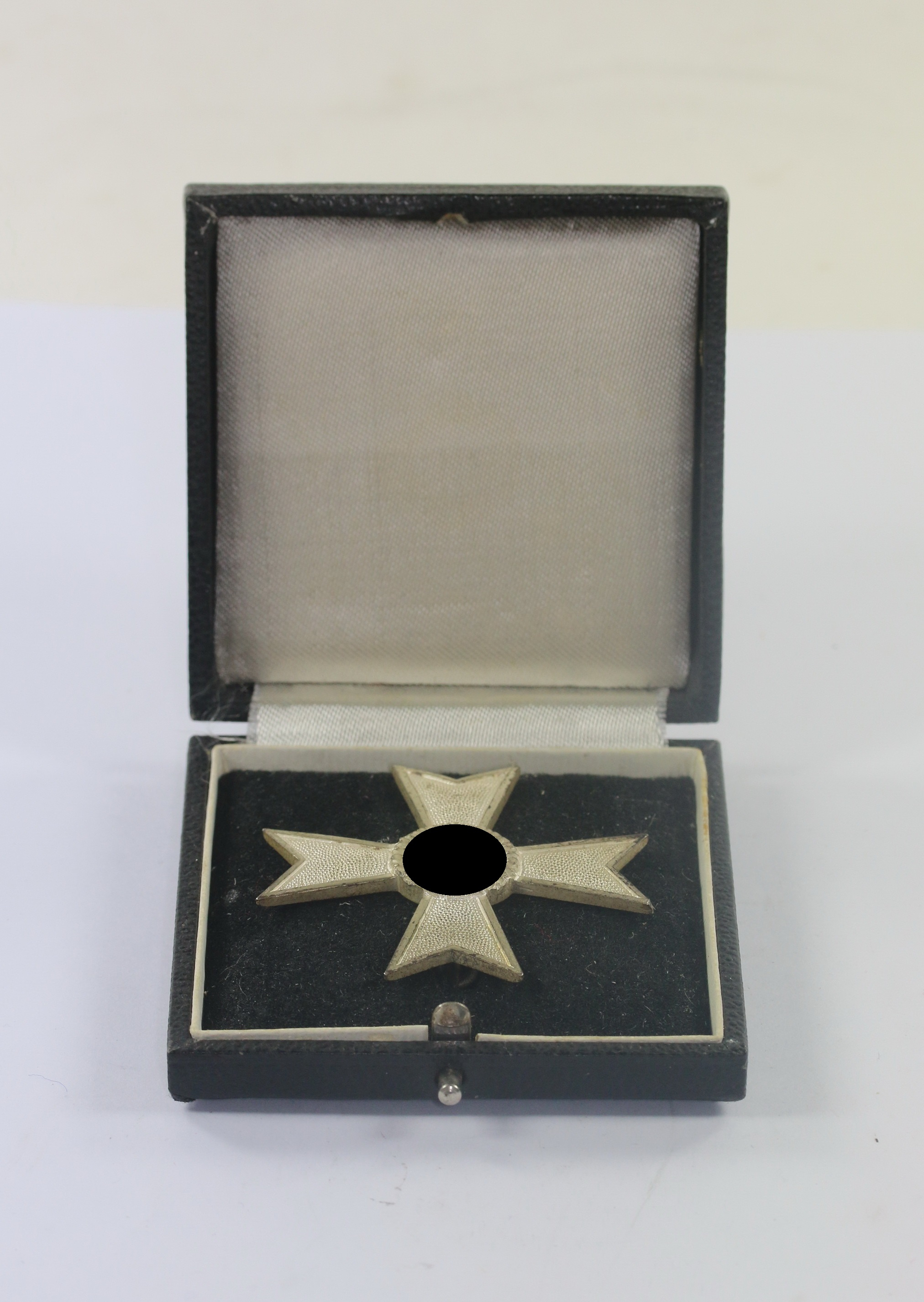 Cased War Merit Cross 1st Class. Maker 50 (Karl Gschiermeister, Wien), im Etui – Bild 1