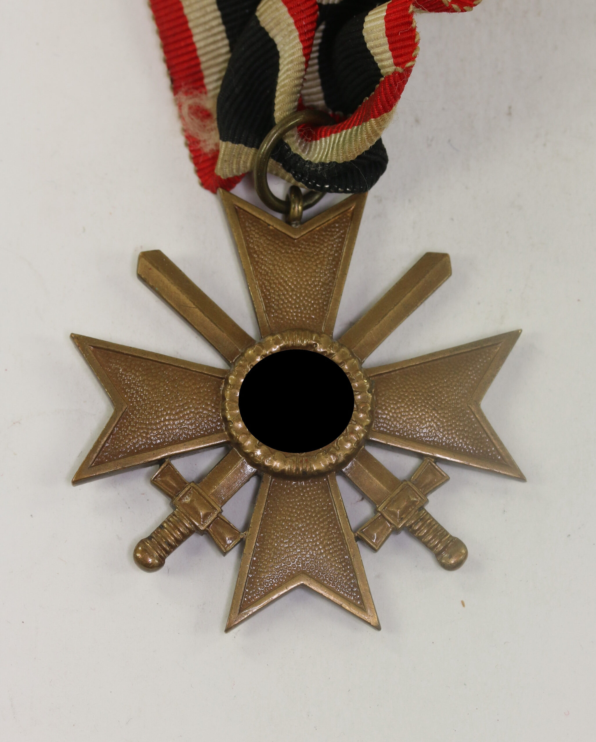 Kriegsverdienstkreuz 2. Klasse mit Schwertern, ohne Hersteller (Buntmetall) – Bild 1