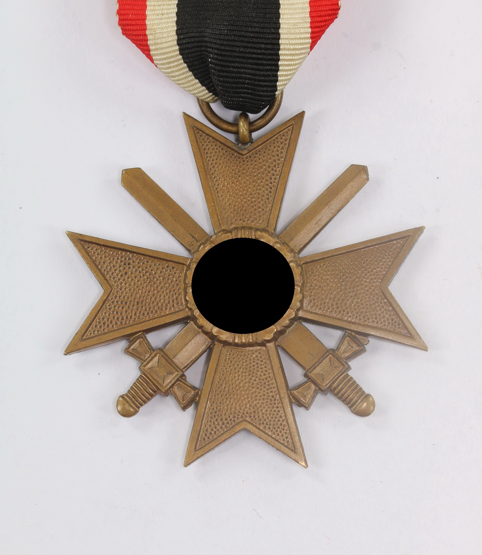 Kriegsverdienstkreuz 2. Klasse mit Schwertern, ohne Hersteller (Buntmetall) – Bild 1