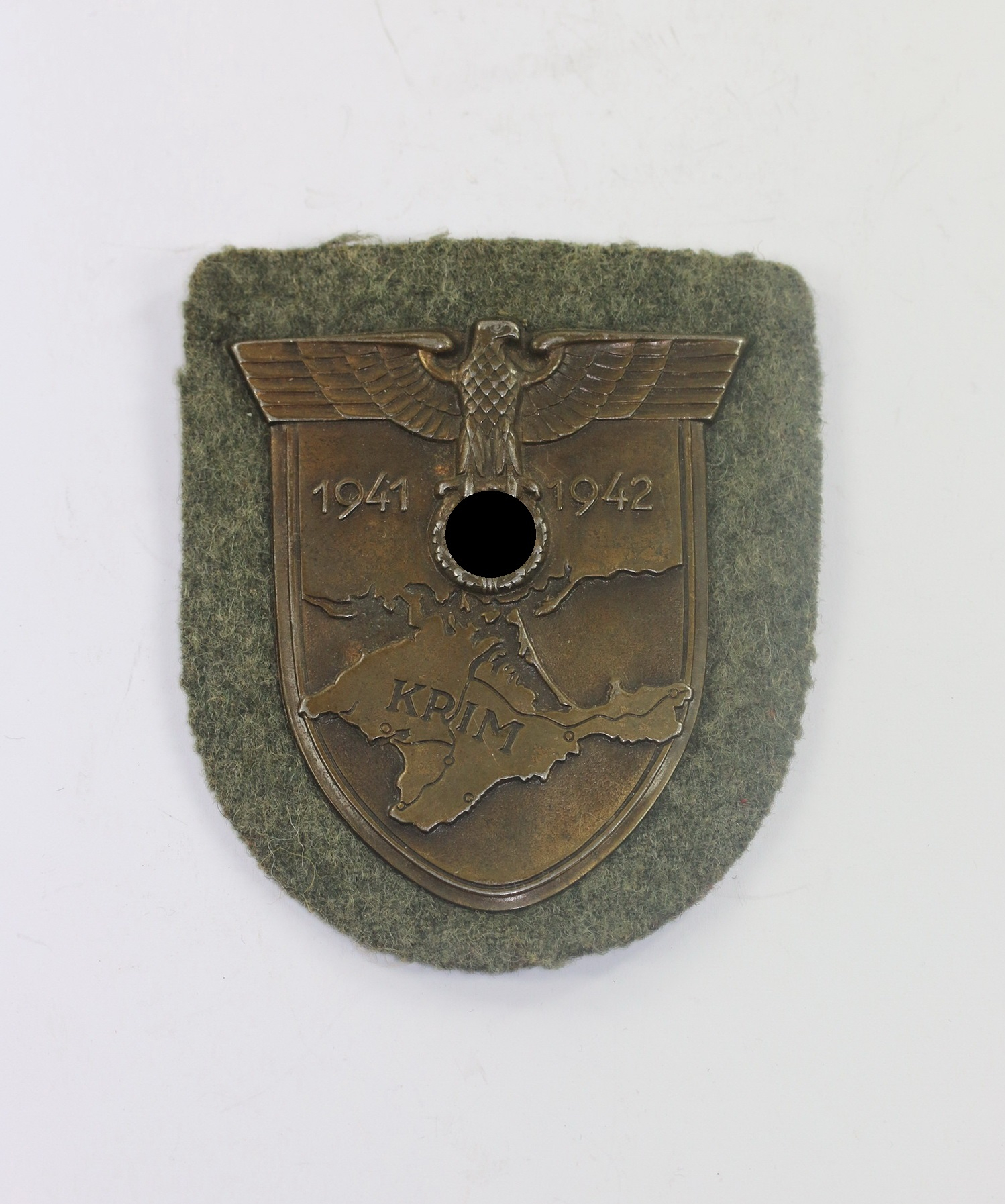 krimschild_auf_heeresstoff_fridrich_orth_wien_1__1 Krimschild auf Heeresstoff, Fridrich Orth, Wien – Bild 1